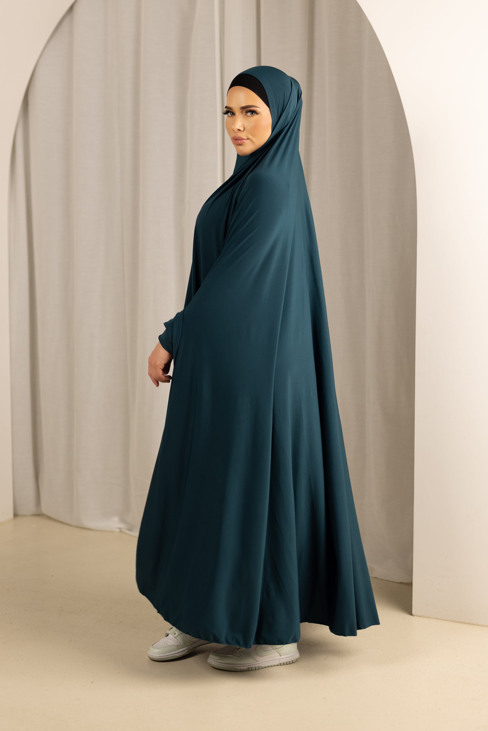 Modest Fashion Move Sleeve Jilbab - Dark Shades Islamic Prayer Dress for Women - Perfect for Daily Wear, Mosque Visits & Special Occasions