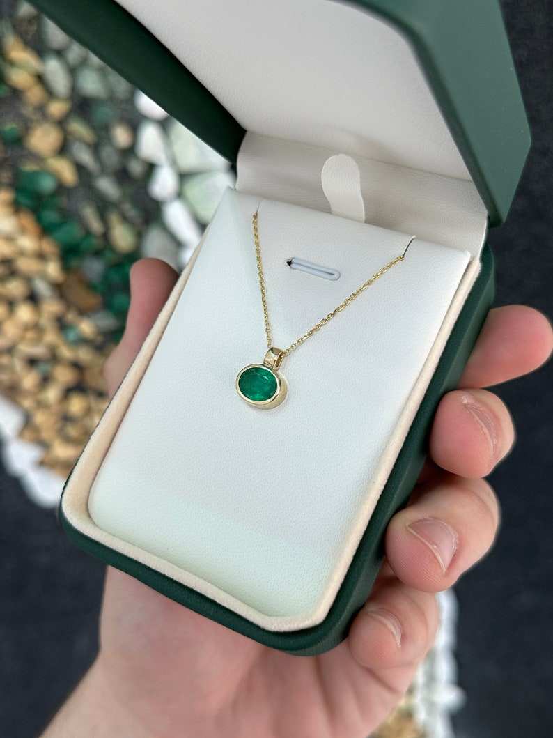 2.20ct 14K Gold Natural Rich Dark Green Oval Cut Solitaire Pendant Necklace for Women - Elegant Jewelry Gift for Birthday, Anniversary & Special Occasions