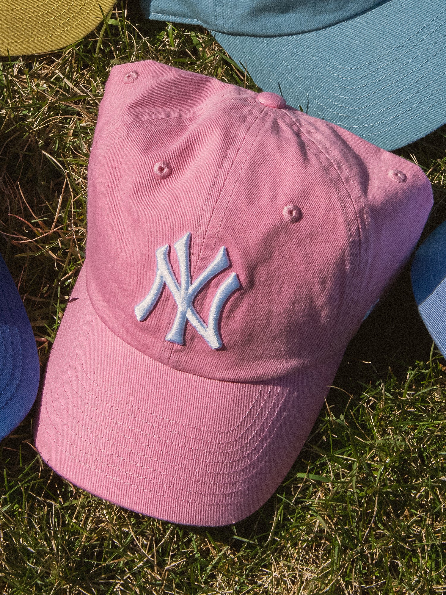 47 Brand MLB Clean Up Cap - New York Yankees Adjustable Baseball Hat for Men & Women - Perfect for Games, Fan Gear, and Casual Wear
