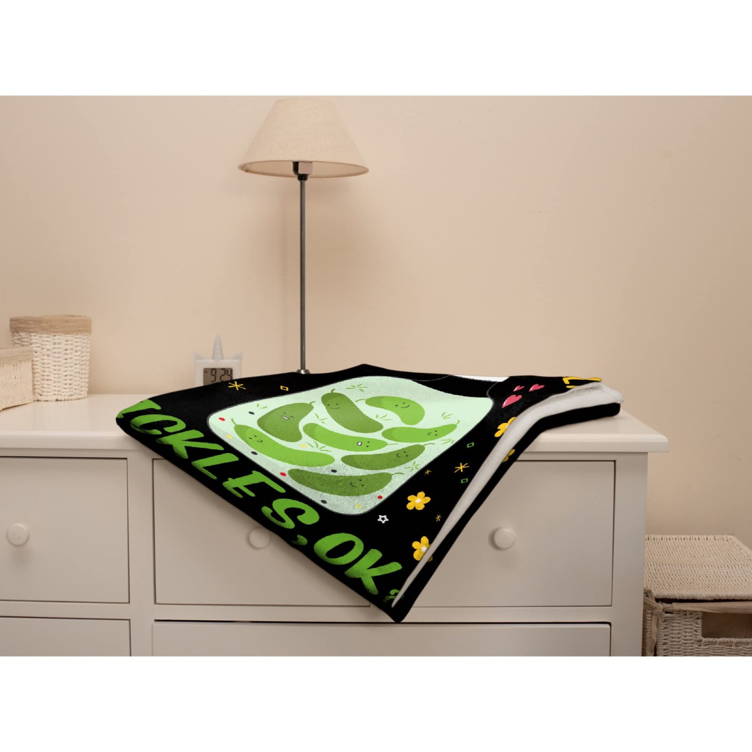 Funny Pickle Lovers Throw Blanket - Super Soft Flannel Fleece Blanket 120x90 Inch for Bed, Couch & Sofa - Cozy Home Decor, Perfect Gift for Family & Friends - Great for Movie Nights, Camping & Travel