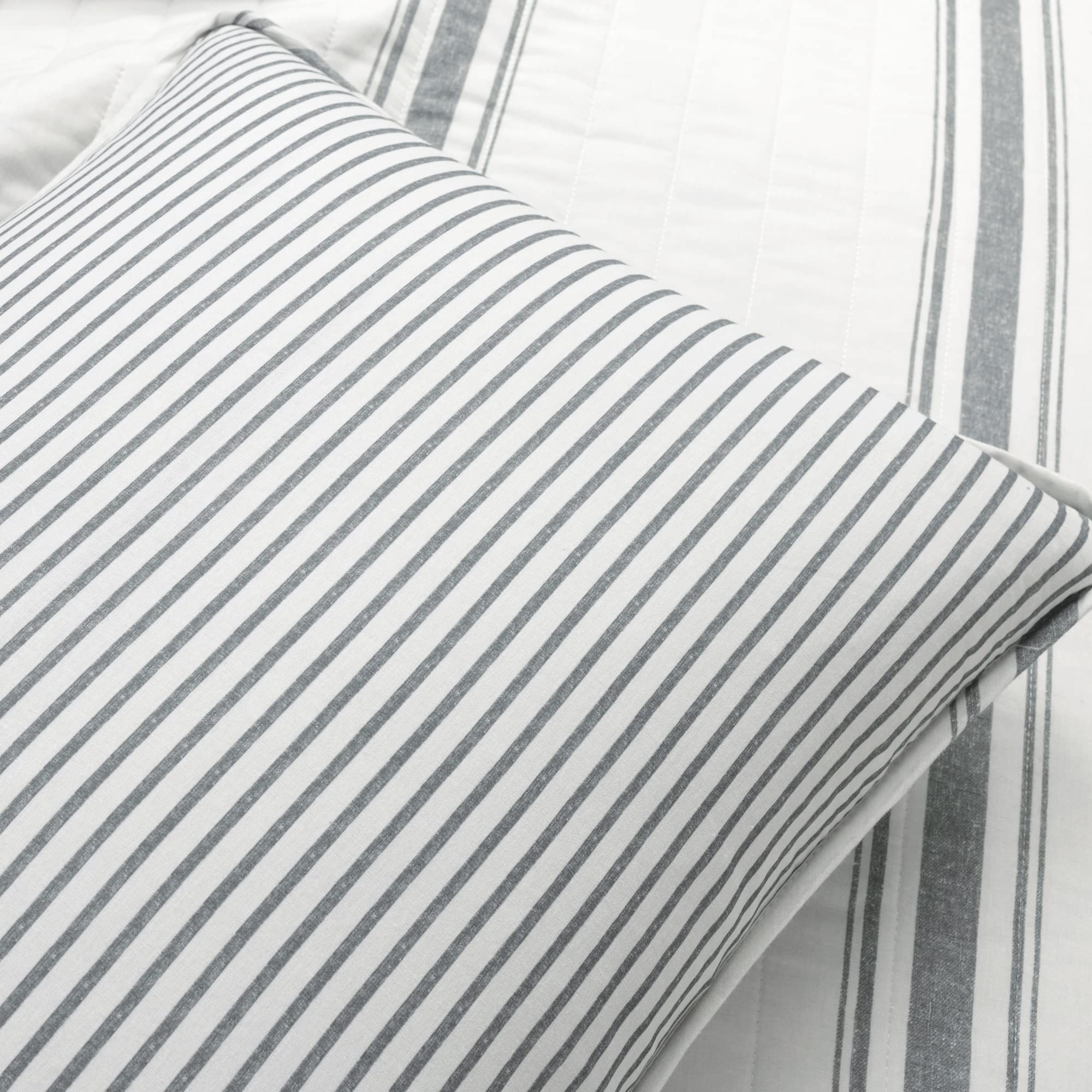 Lush Decor Farmhouse Stripe Reversible Cotton Quilt Set - 3 Piece King Size Bedding in Dark Gray - Cozy & Rustic Farmhouse Decor - Striped Quilt for Modern Farmhouse Bedroom - Perfect for Guest Rooms, Master Bedrooms & Cozy Farmhouse Retreats