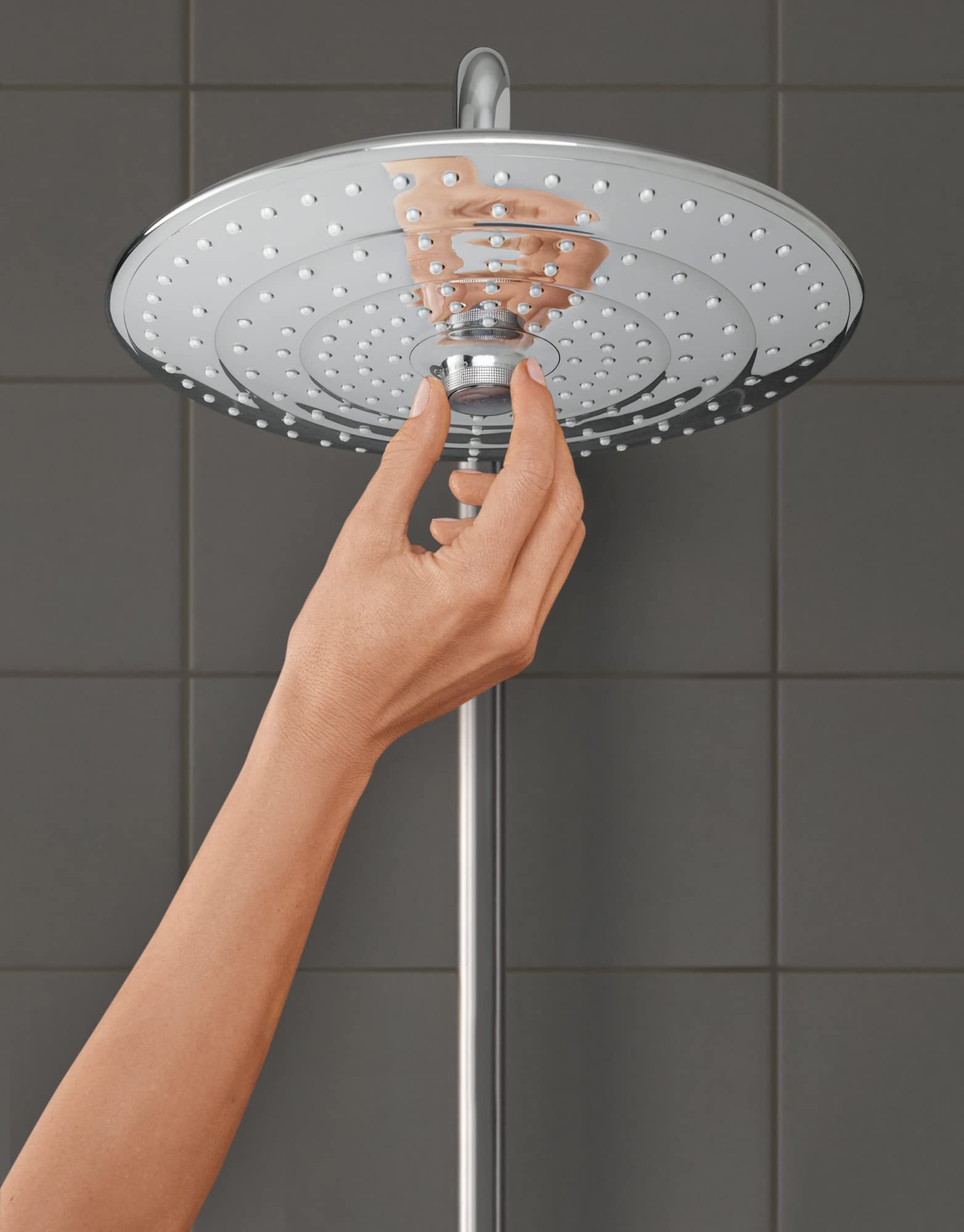 Grohe 26457EN0 Euphoria 260 Shower Head with 3 Spray Patterns - 2.5 GPM Water Saving - Brushed Nickel InfinityFinish - Perfect for Spa-Like Bathroom Experience & Modern Home Upgrade