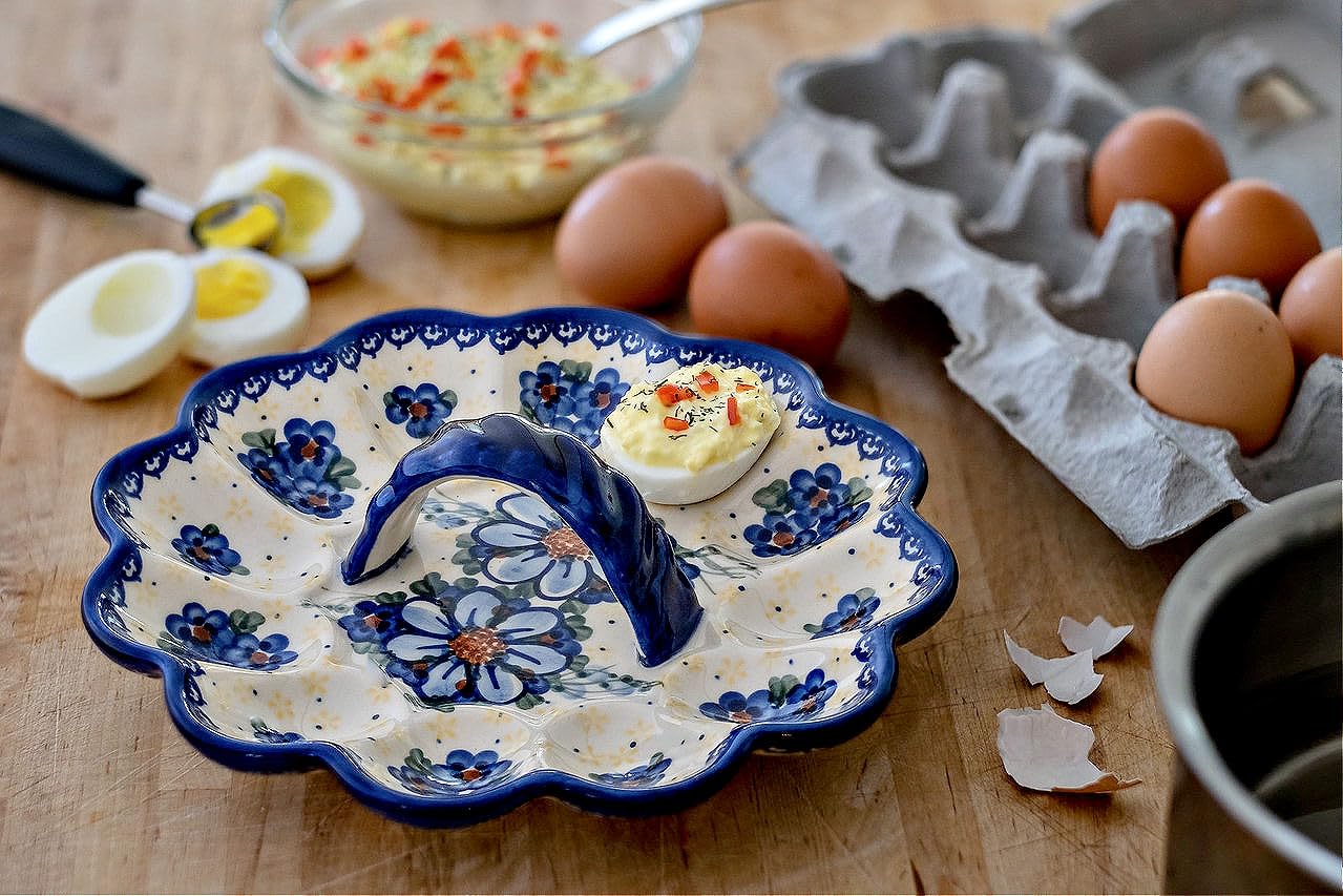 Hand-Painted Blue Rose Polish Pottery Daisy Surprise Egg Plate - Traditional European Ceramic Serving Dish for Easter, Parties & Home Decor