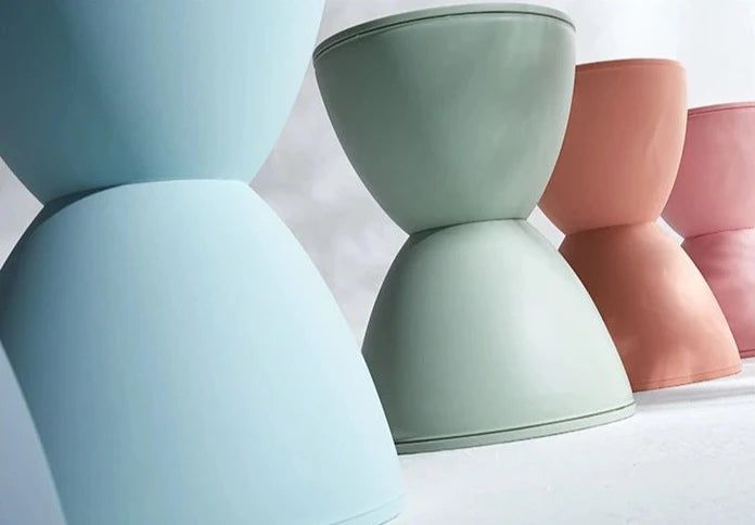 Modern Minimalist Stool - Sleek Designer Bar Stool for Kitchen, Dining Room & Home Decor - Aesthetic & Functional Seating for Small Spaces