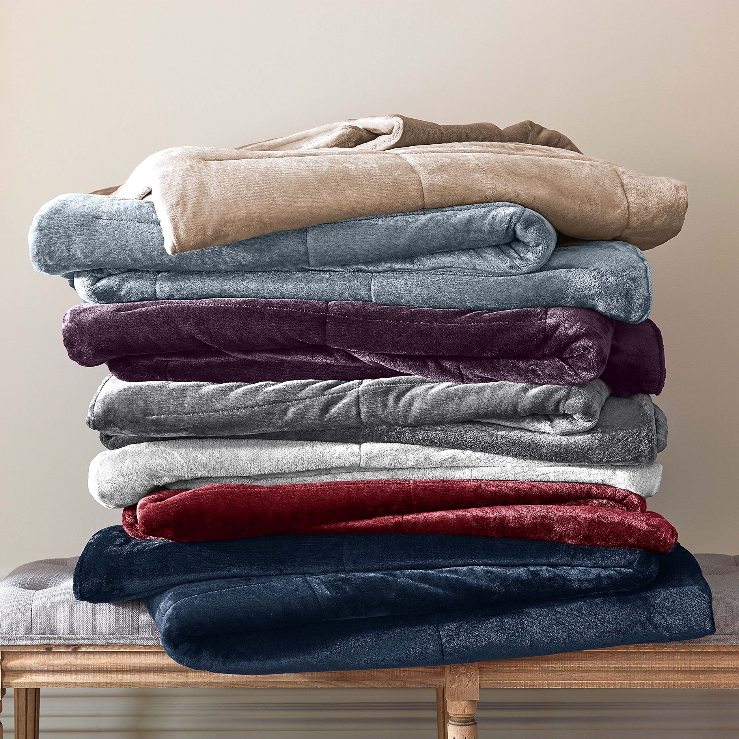 Vellux Queen Plush Lux Warm Blankets - Ultra Soft All Season Lightweight Quilted Blanket for Full/Queen Size Bed - Luxury Hotel Style Box Stitched Comforter (Grey) - Perfect for Bedroom, Living Room & Guest Room Coziness