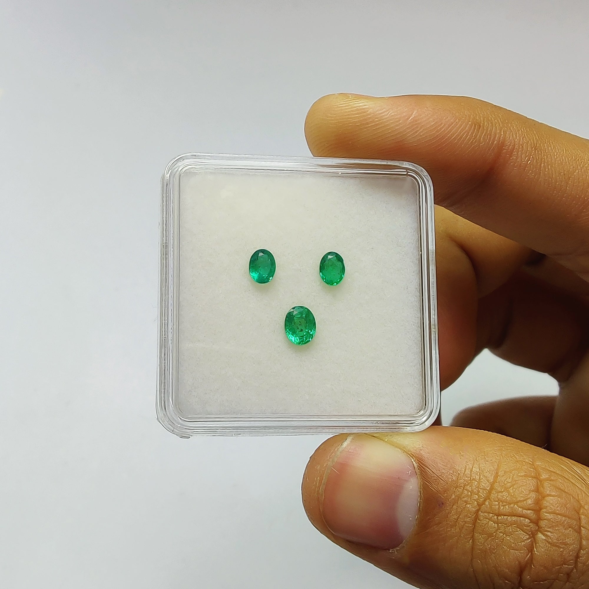 Natural Untreated Green Emerald Gemstone Set - 0.80cts Oval Cut (4.5*3.5mm & 5*4mm) | 3-Piece Collection for Jewelry Making, Engagement Rings & Fine Crafting
