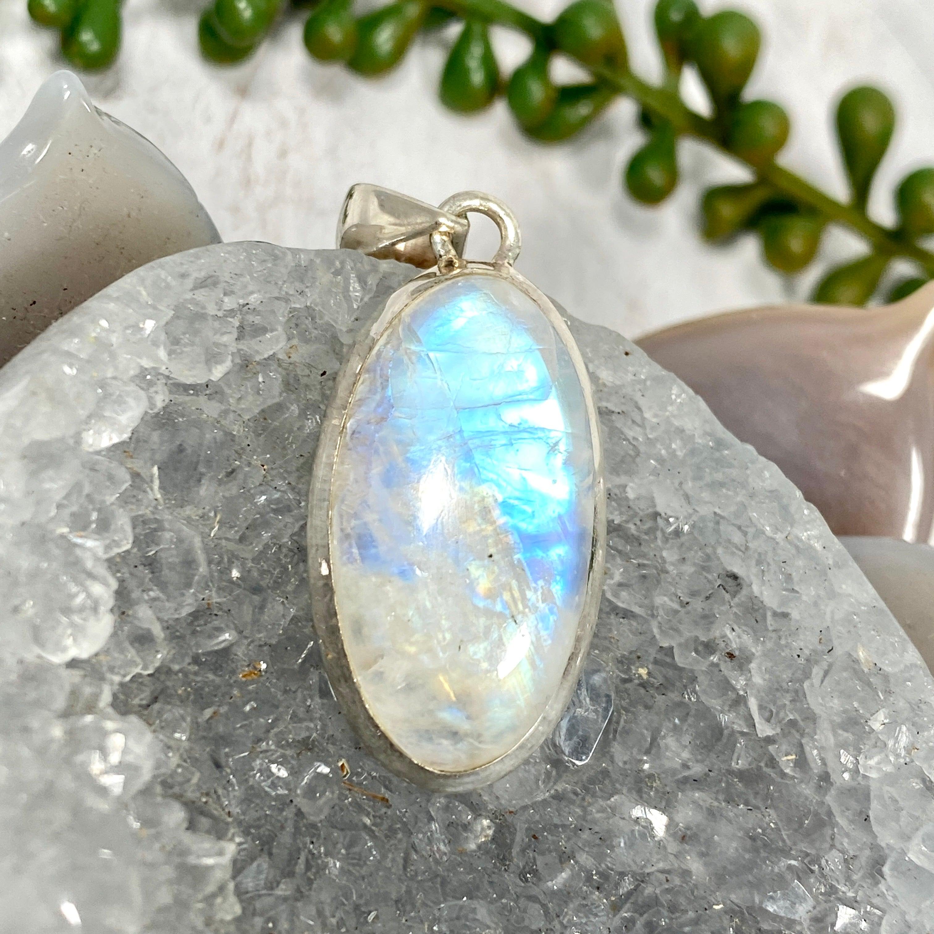 Moonstone Oval Pendant Necklace KPGJ2898 - Elegant Gemstone Jewelry for Women, Perfect for Weddings & Special Occasions