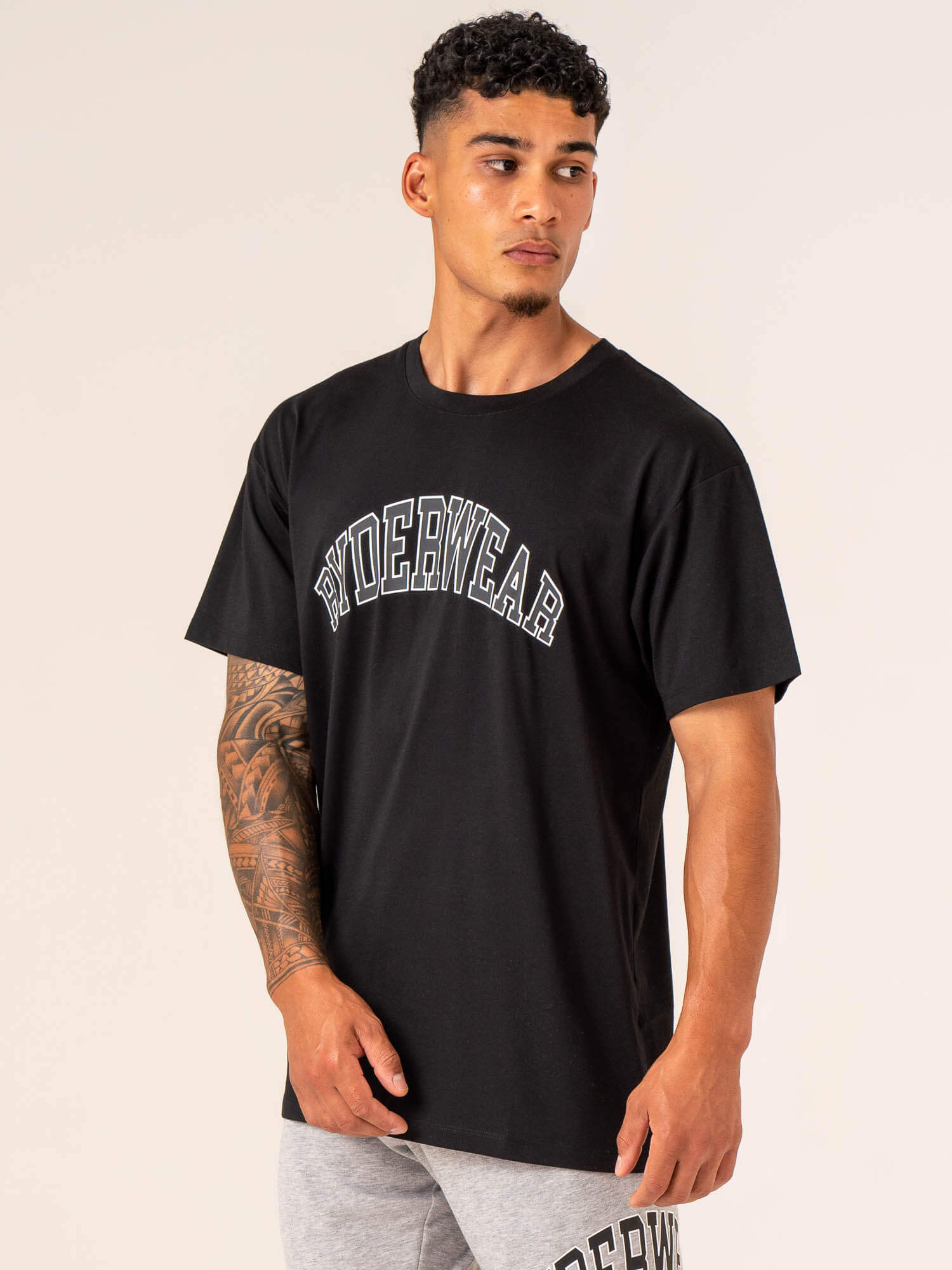 Men's College Style Graphic T-Shirt - Soft Cotton Crewneck Tee for Casual Wear & School Spirit - Black