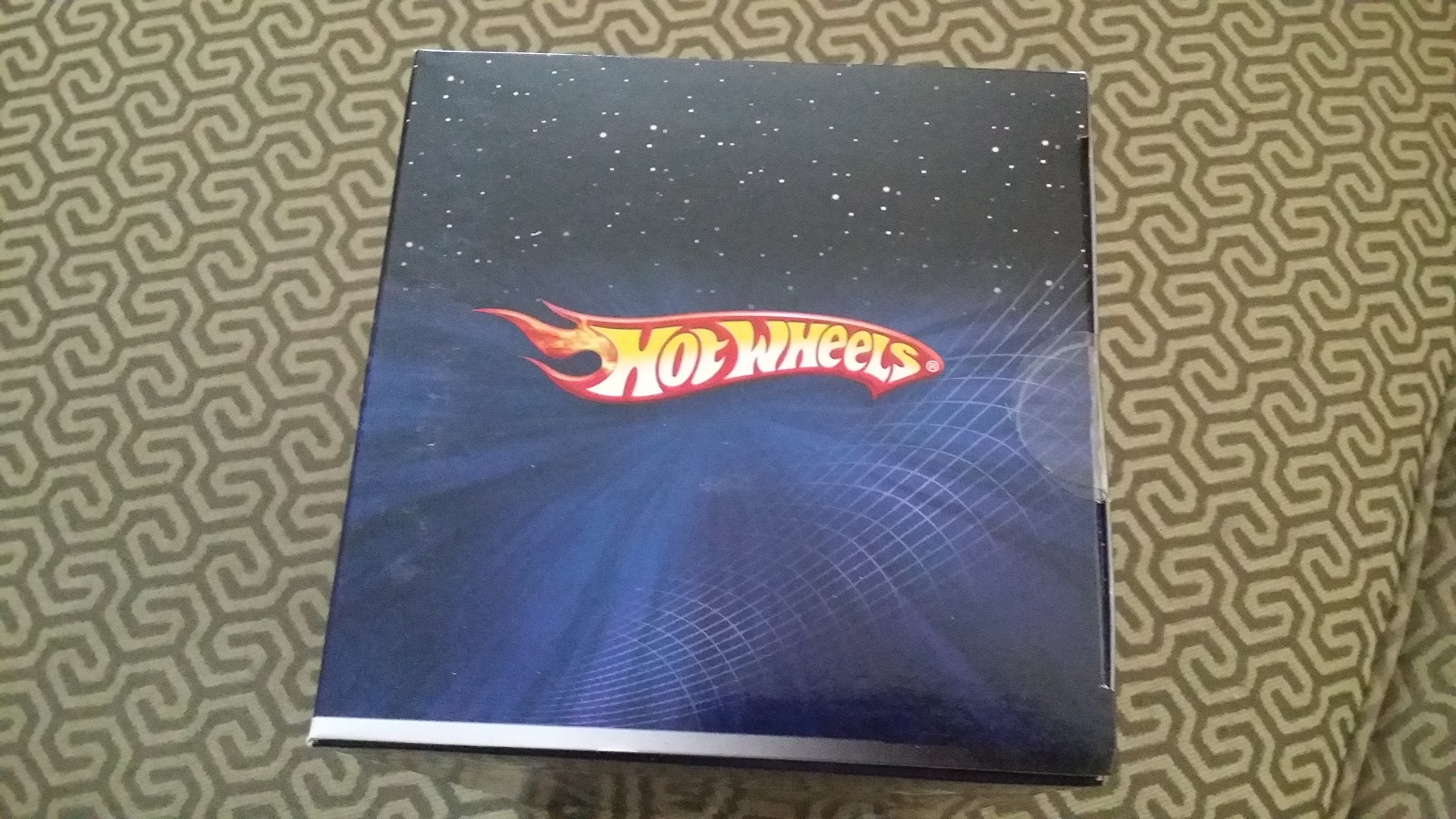 Hot Wheels STAR TREK USS ENTERPRISE NX-01 Die-Cast Model - Collectible Spaceship Toy for Fans & Display - Perfect for Sci-Fi Collections & Star Trek Memorabilia