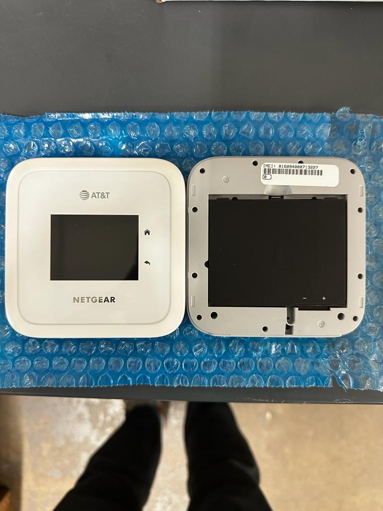 NETGEAR Nighthawk M6 MR6110 Mobile Hotspot Router (Non-Functional/For Parts Only, White) - Perfect for Tech Repair Projects & DIY Electronics Enthusiasts