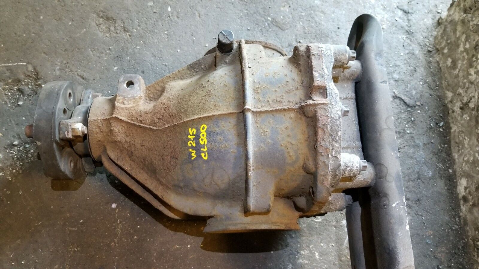 2002-2006 Mercedes CL500 W215 OEM Rear Differential Carrier Assembly - Perfect for Drivetrain Repair & Performance Upgrades