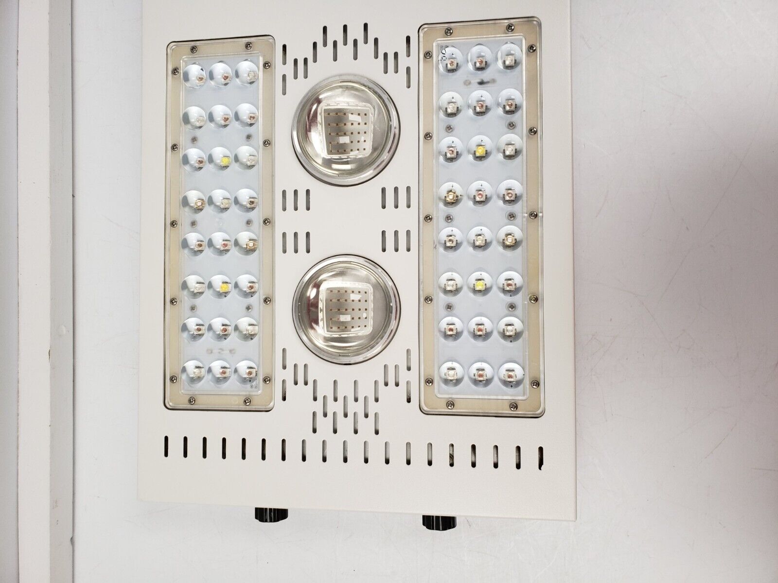 Maxbloom X8 Plus Full Spectrum LED Grow Light for Indoor Plants - Hydroponics, Greenhouse & Home Gardening