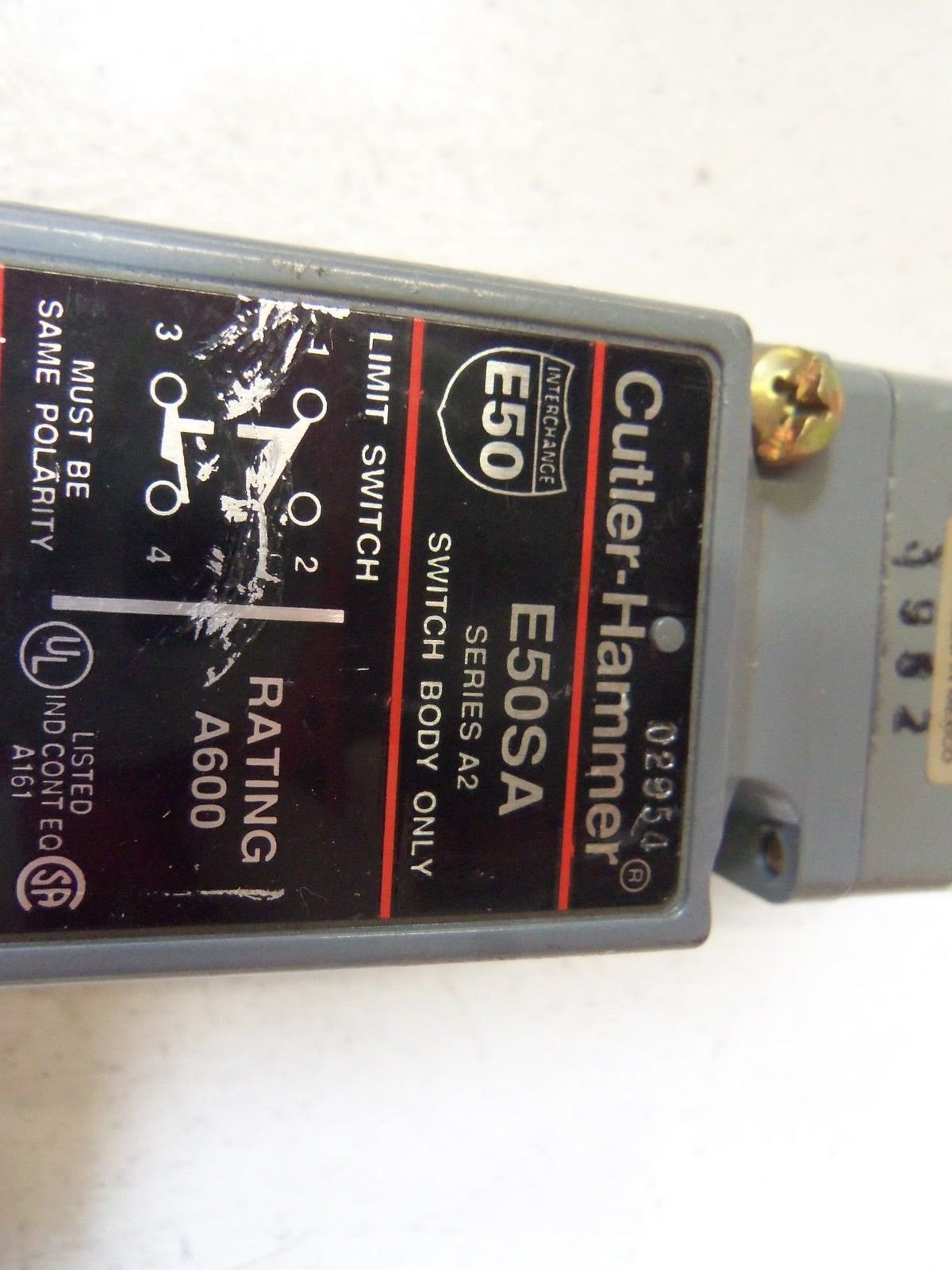 EATON CUTLER HAMMER E50DT1 Limit Switch with Top Push Button - Heavy Duty Industrial Safety Switch for Machinery, Conveyors & Automation Systems