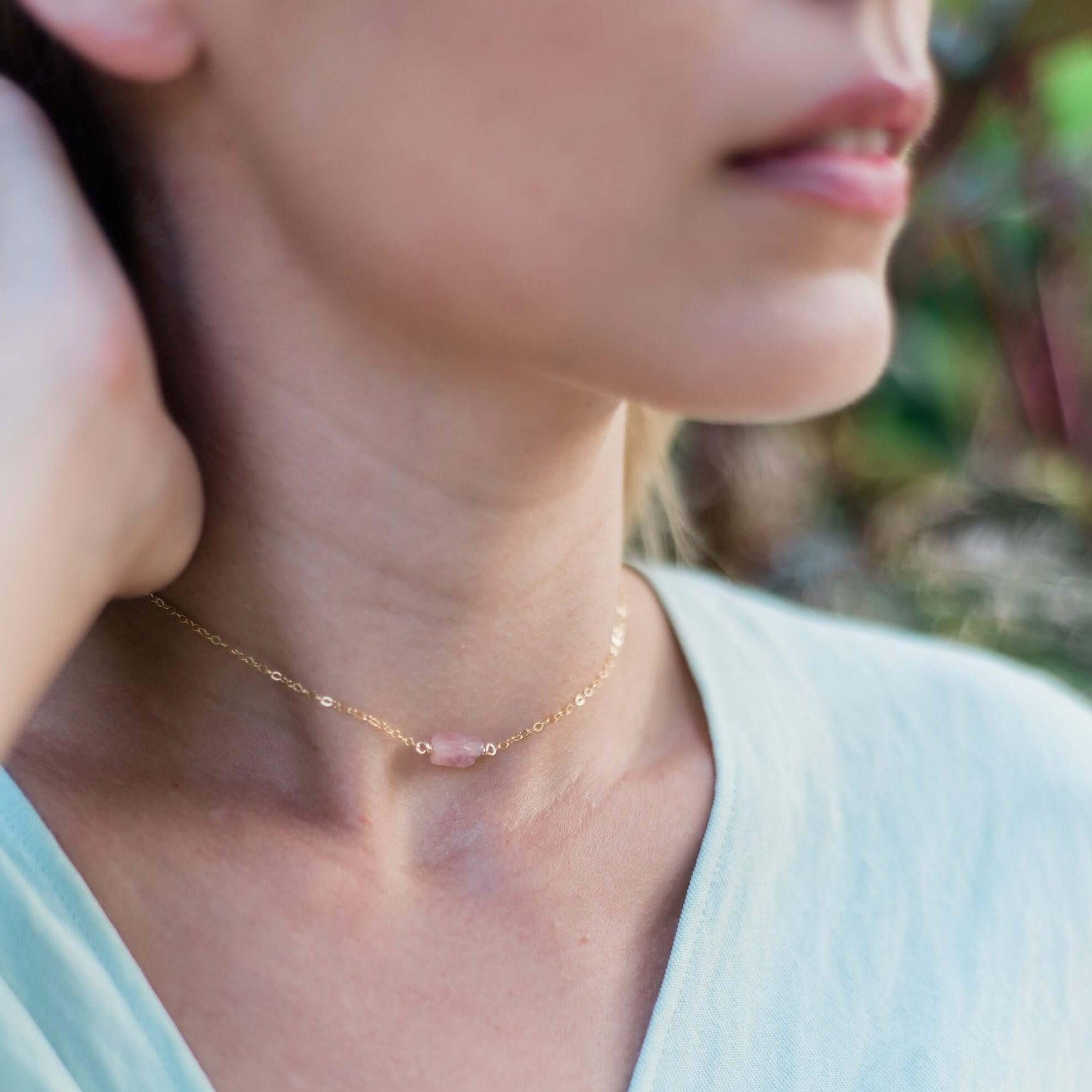 Raw Rose Quartz Crystal Nugget Choker Necklace - Natural Healing Stone Jewelry for Women, Spiritual Energy & Chakra Balancing - Perfect for Meditation, Yoga & Boho Fashion
