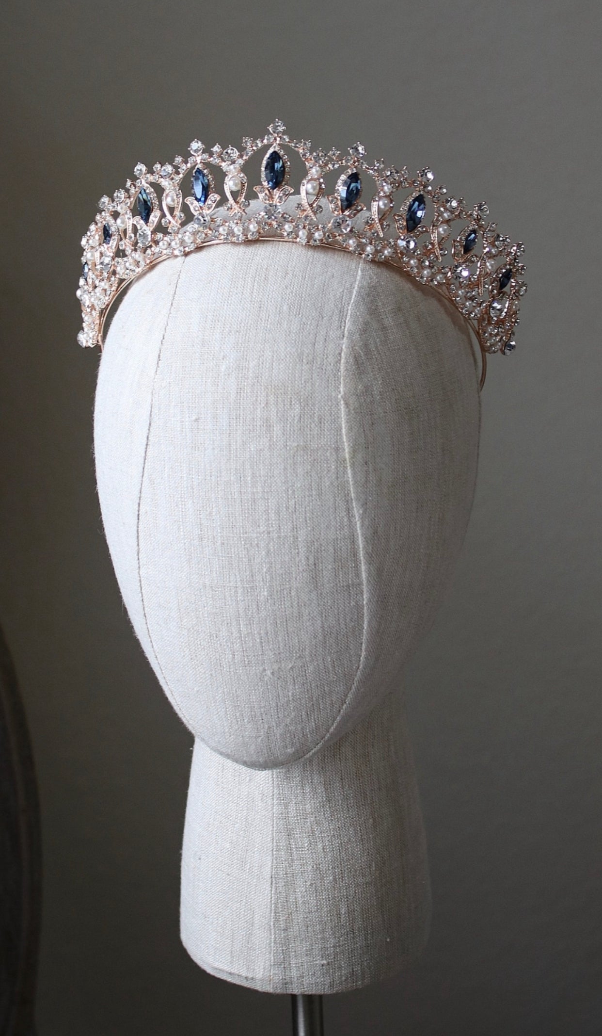 SERENA Gold Tiara Crown for Women - Elegant Bridal Headpiece, Wedding Party Accessories, Birthday Princess Costume - Perfect for Brides, Prom, Pageants & Special Occasions