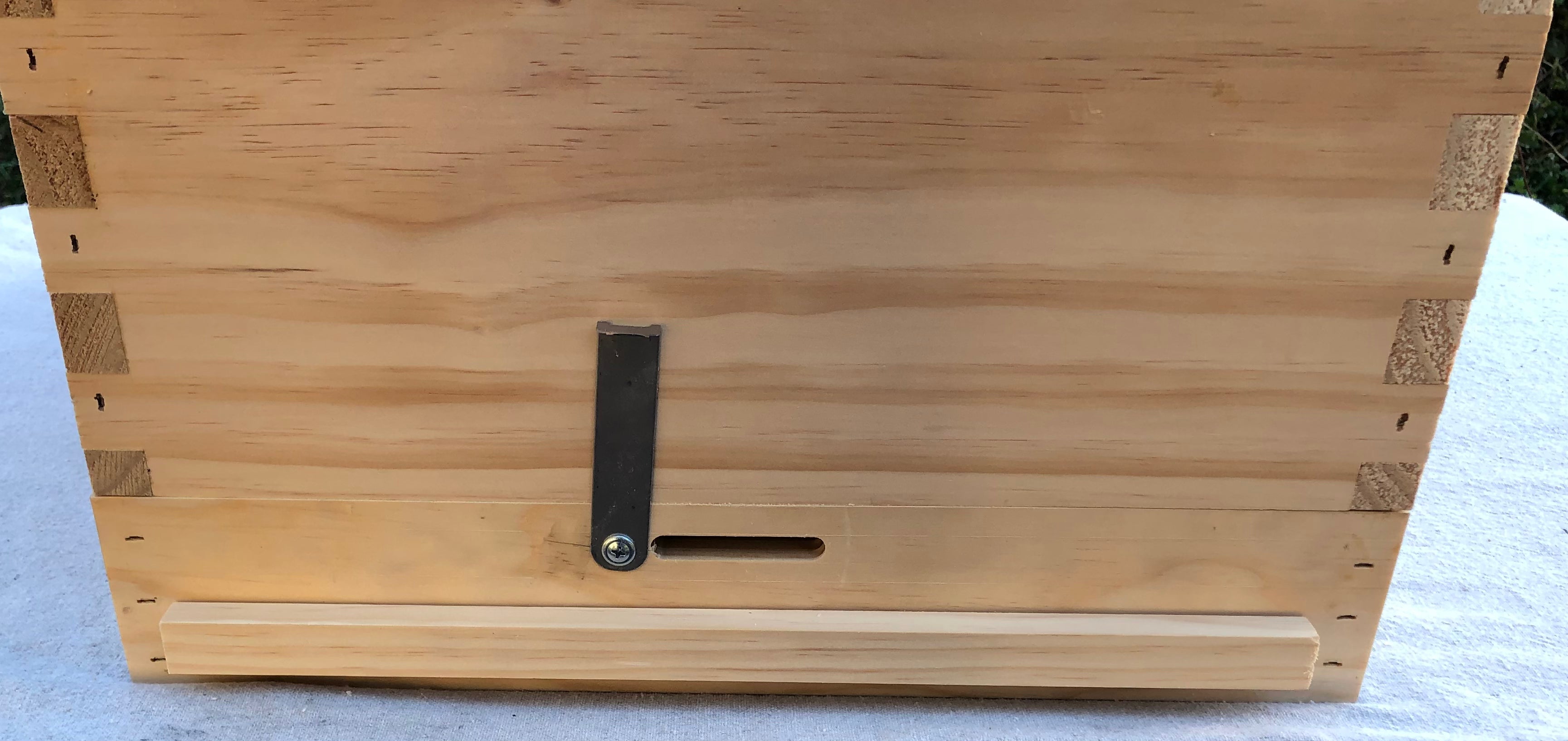 Fortress Bottom Board™ - Durable Beehive Base for Beekeeping | Weather-Resistant & Sturdy Design | Perfect for Backyard Beekeepers & Apiaries | (Shipping in 2 Weeks)