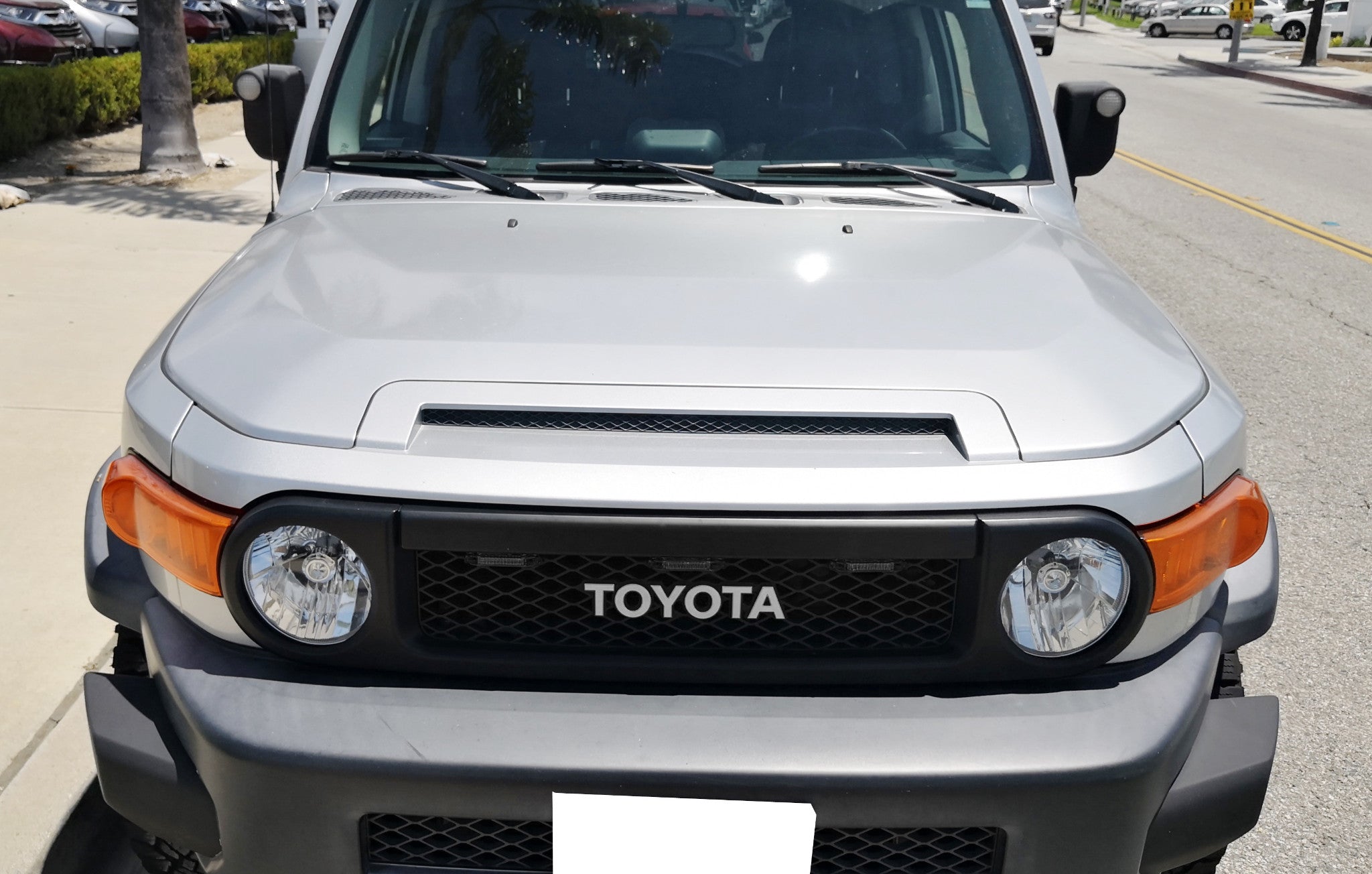 3Pcs Smoked Lens LED Center Grille Running Light Kit for 2007-2014 Toyota FJ Cruiser - Off-Road & Night Driving Enhancement