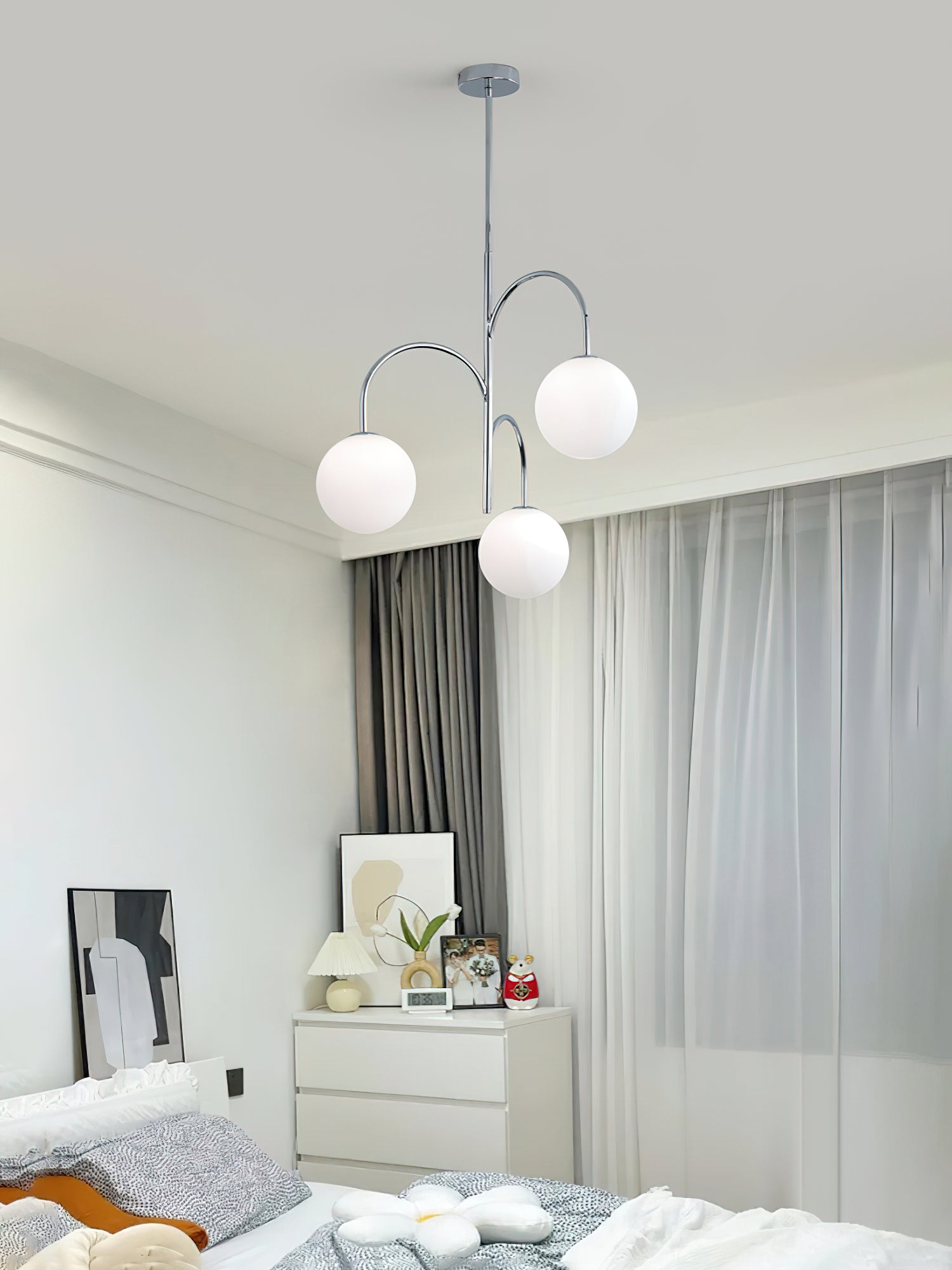 Modern Globe Glass Pendant Light - Elegant Hanging Chandelier for Dining Room, Kitchen Island & Bedroom Lighting - Clear Glass Sphere Ceiling Lamp for Home Decor
