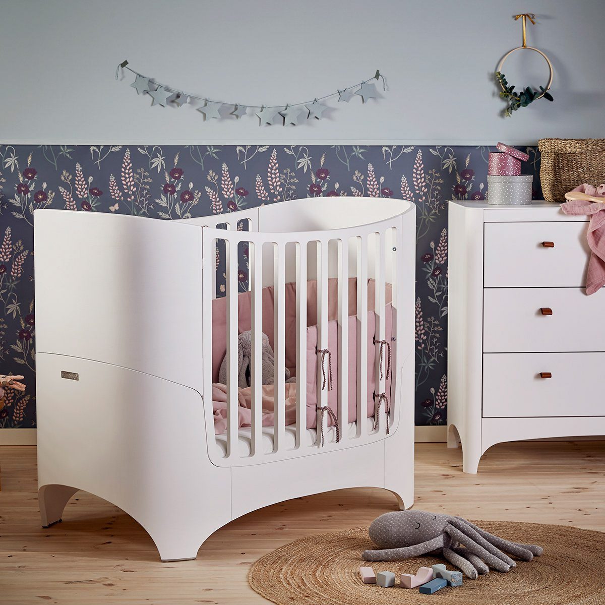 LEANDER Classic White Baby Cot - Premium Wooden Crib for Nursery, Bedroom & Daycare Use