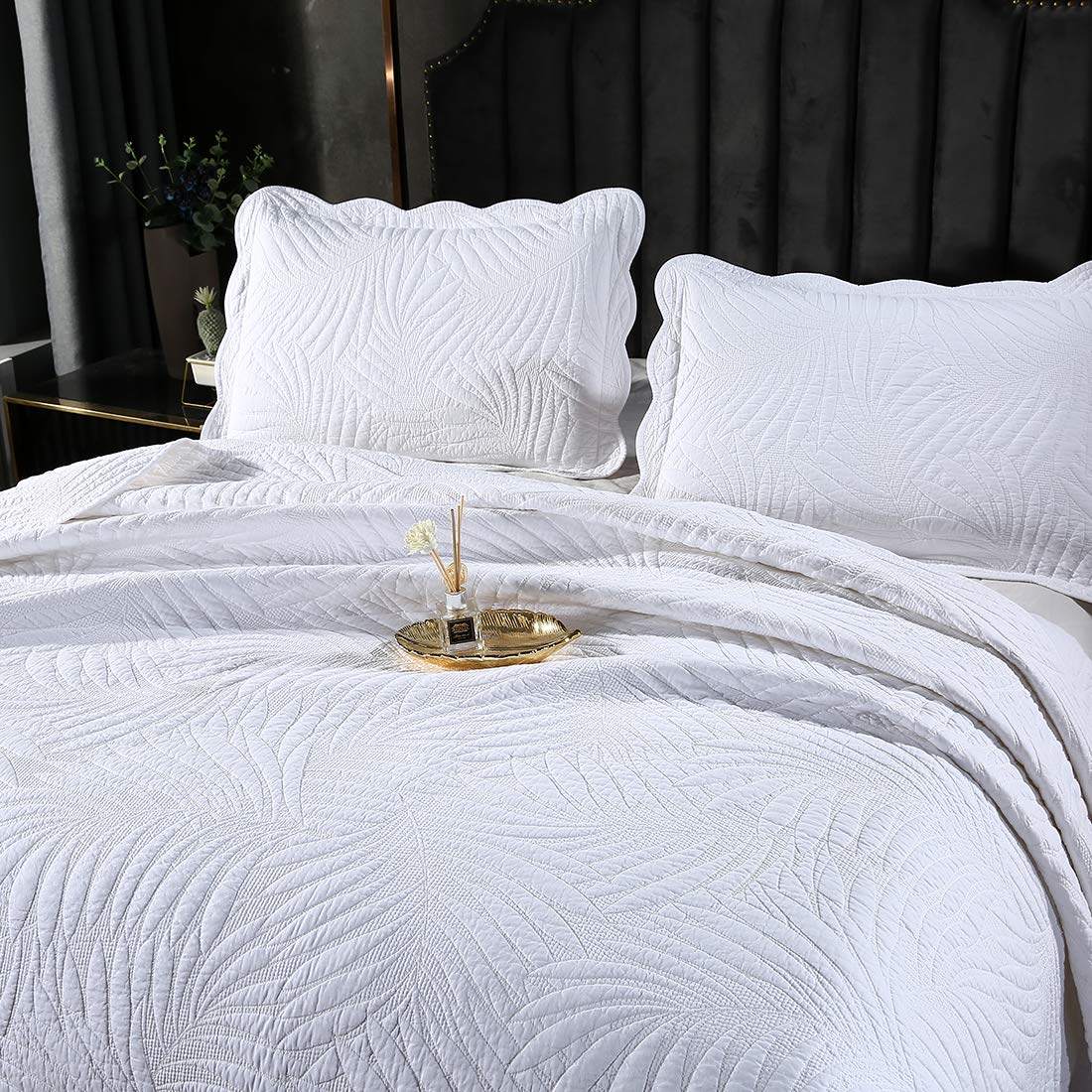 VCTOPS Boho Leaf Embroidered 100% Cotton 3-Piece Quilt Set - Twin Size White Patchwork Bedspread with Shams | Bohemian Style Bed Cover for Guest Room, Dorm & Cozy Home Decor