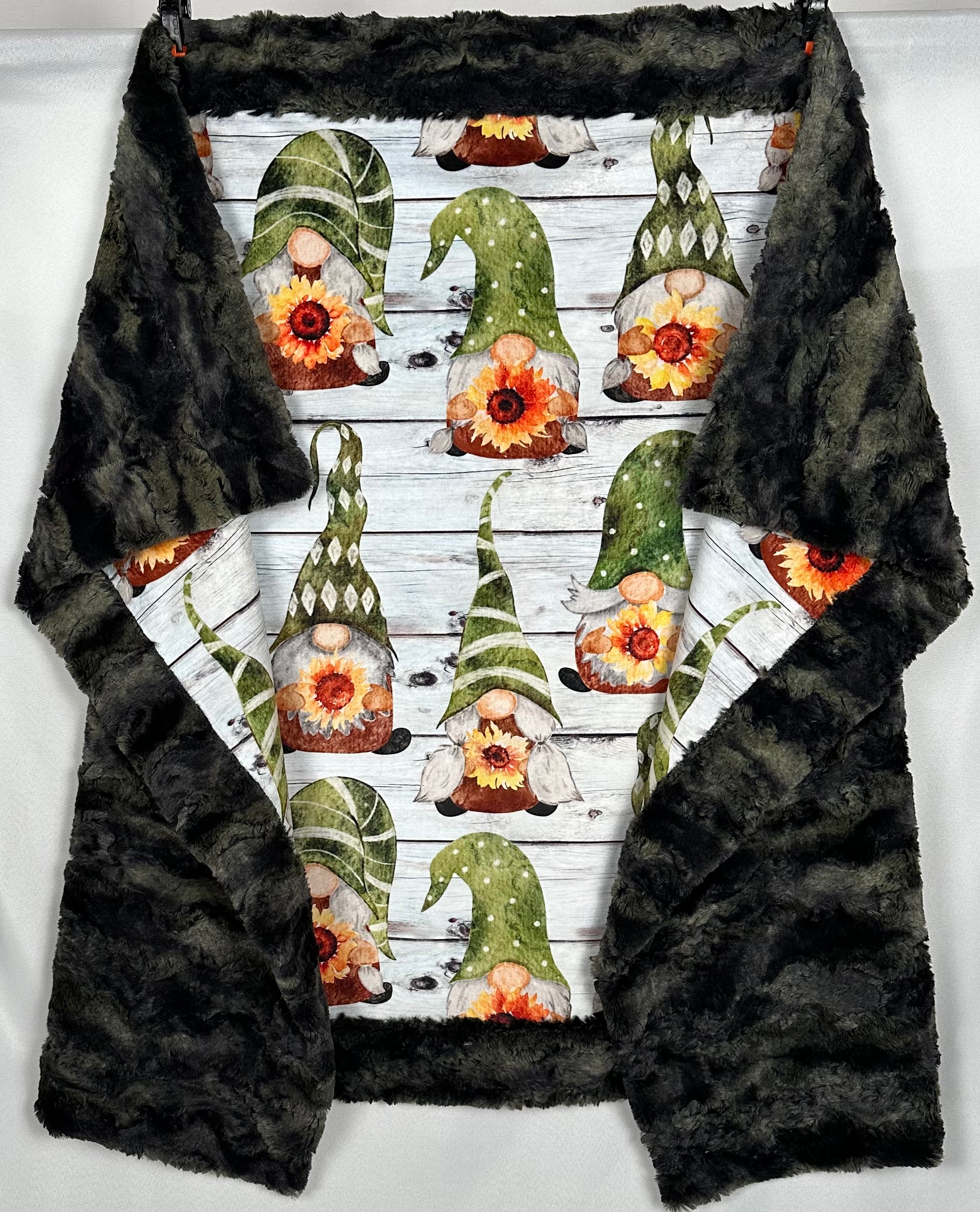 Soft Minky Blanket with Gnomes, Sunflowers & Shiplap Design - 41x60 Inches for Toddlers & Adults - Includes 13x19 Pillowcase - Wild Rabbit Crocodile Camo Pattern - Perfect for Nursery, Bedroom, or Cozy Couch Snuggles