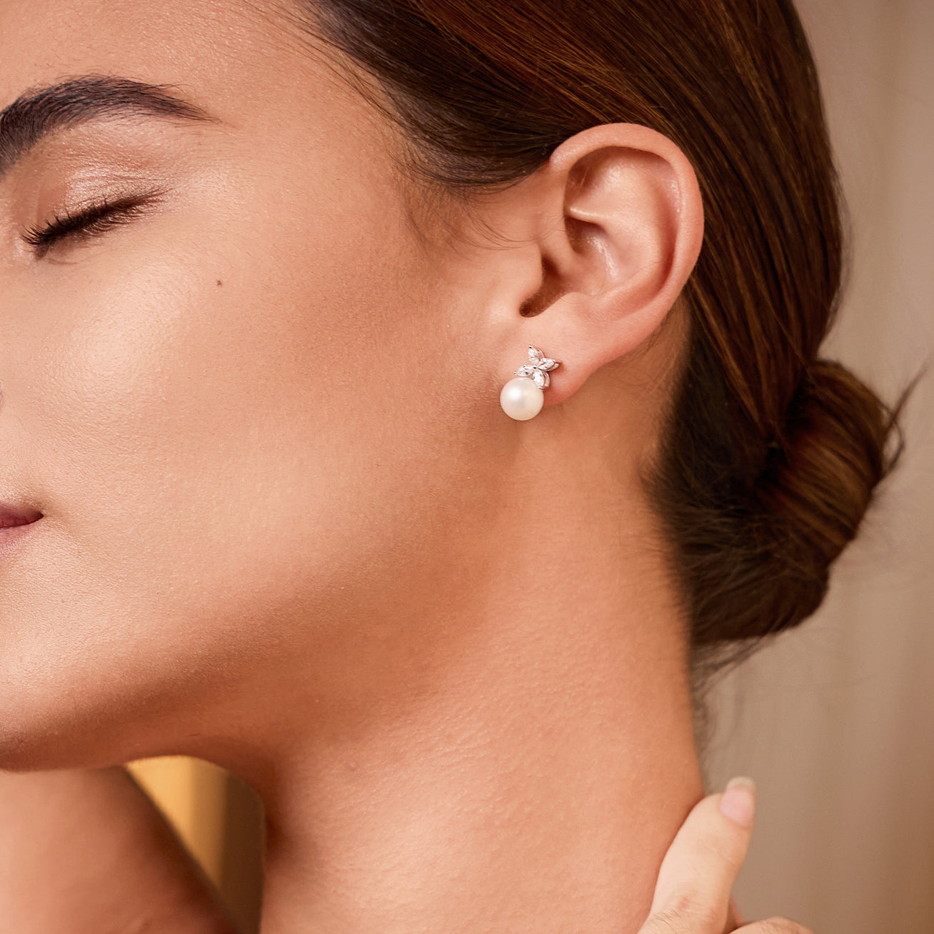 18K Gold Diamond Akoya Pearl Stud Earrings for Women - Luxury Gift for Wedding, Anniversary & Special Occasions | EVERLEAF Jewelry