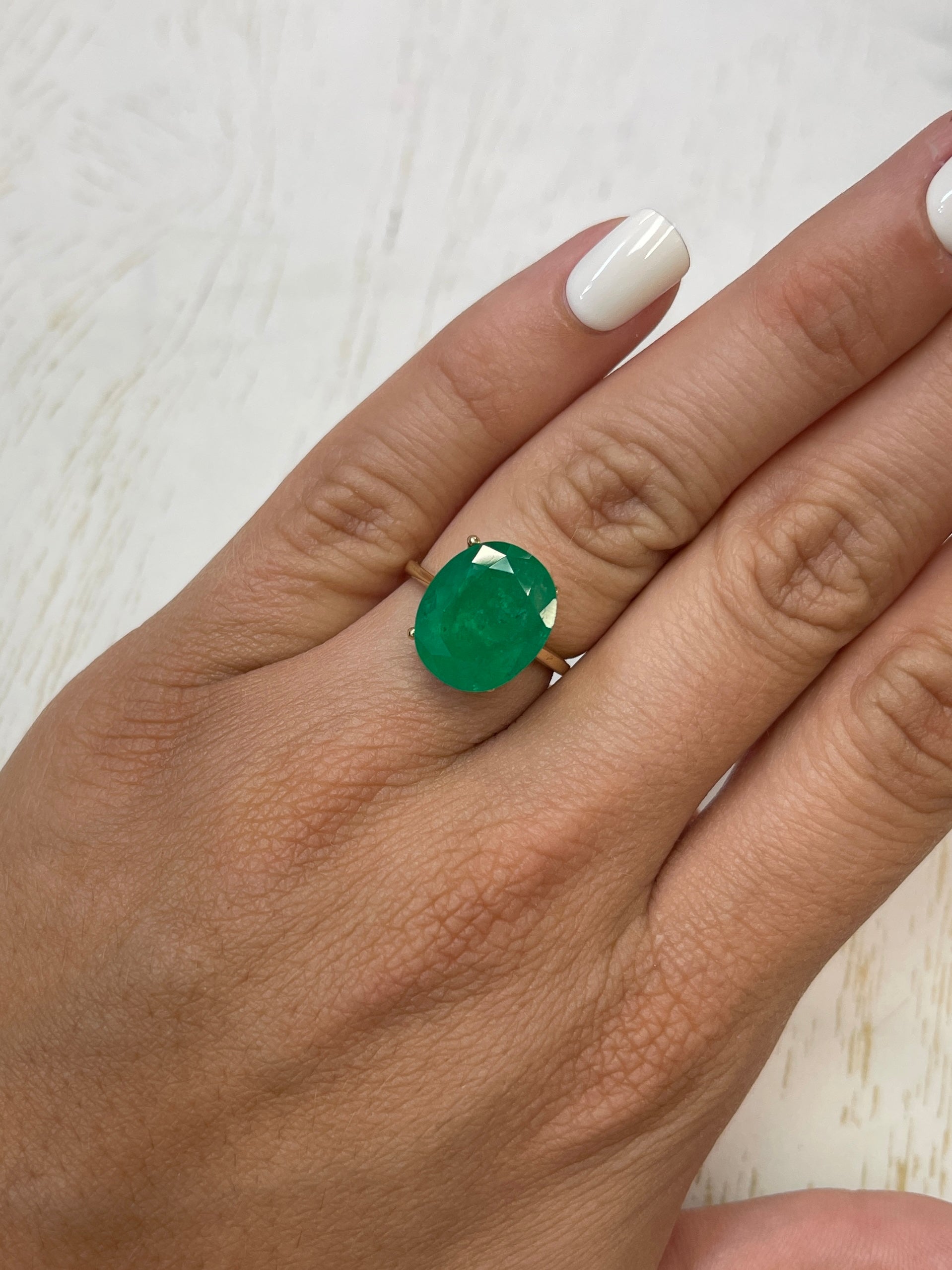 8.29 Carat 14x12mm Deep Green Natural Colombian Loose Emerald Gemstone - Oval Cut for Jewelry Making, Engagement Rings & Luxury Gifts