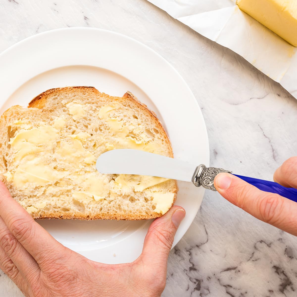 REVERIE 4-Piece Stainless Steel Butter Spreader and Cheese Knife Set - Elegant Bread Knives with Blue Handle - Perfect for Cheese Platters, Breakfast Spreads & Hostess Gifts