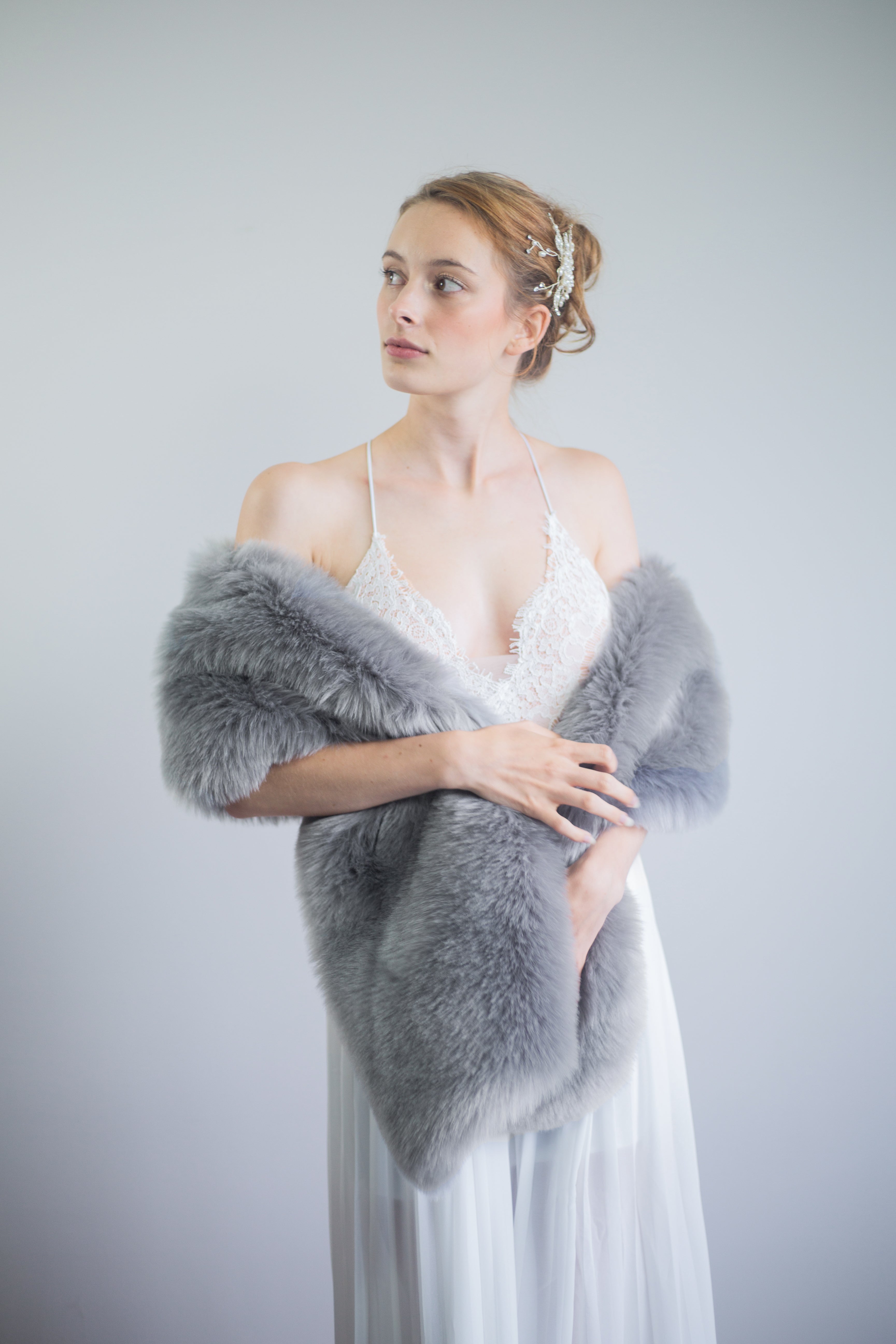 Lilian Gry01 Gray Fur Shawl - Soft & Warm Winter Wrap for Women - Perfect for Parties, Weddings & Outdoor Events