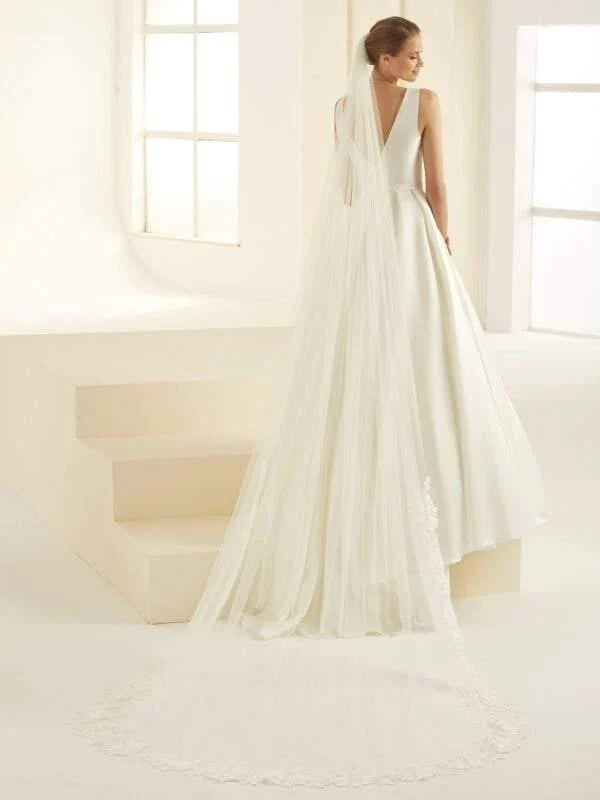 Bianco Evento Cathedral Length Single Tier Wedding Veil with Lace Edge - Ivory Tulle Bridal Veil S342 for Church Ceremony & Formal Weddings