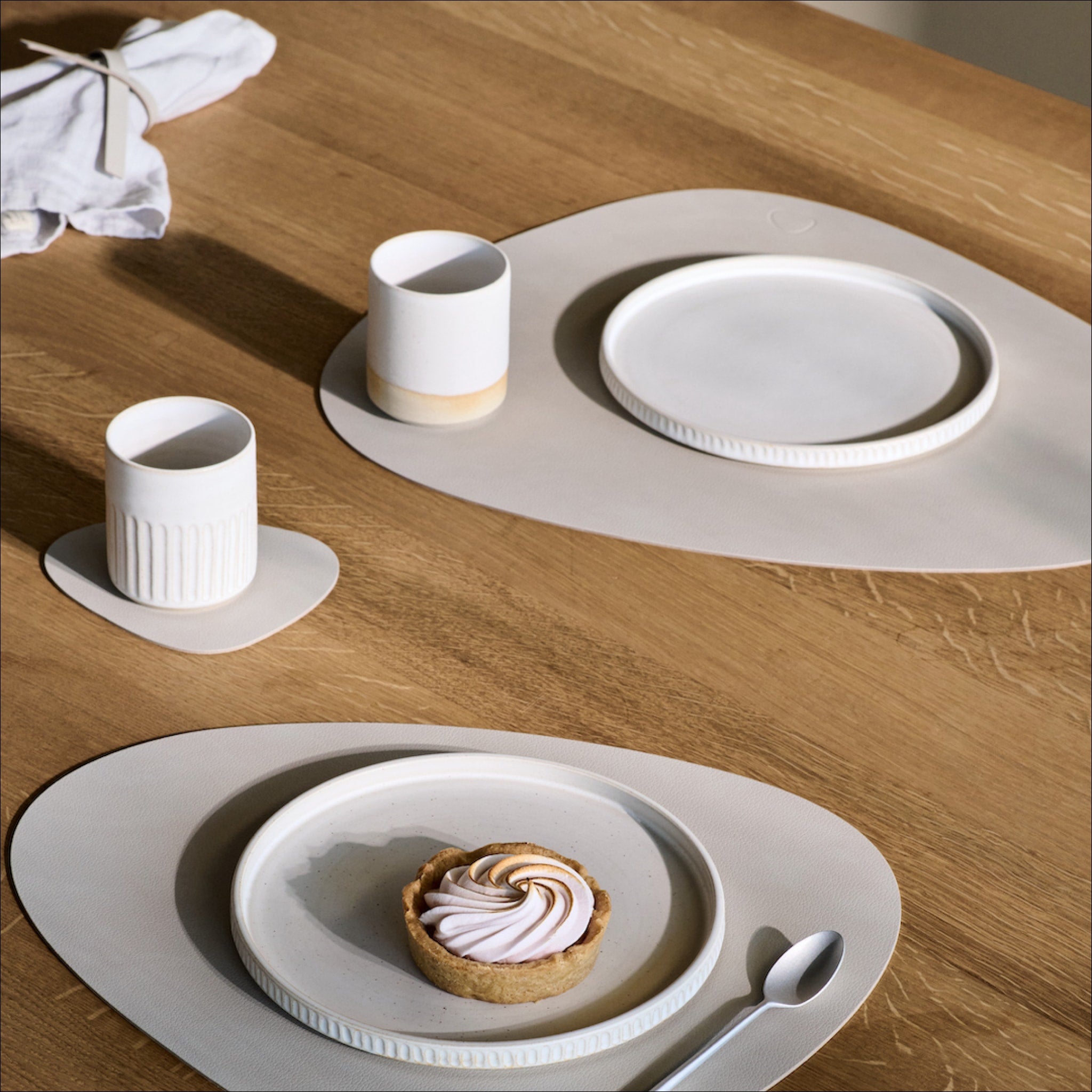 LIND DNA Nupo Curve Coaster Set - 6 Pack, Oyster White, Non-Slip Silicone Drink Coasters for Table Protection - Perfect for Coffee Tables, Dining Tables, and Home Decor