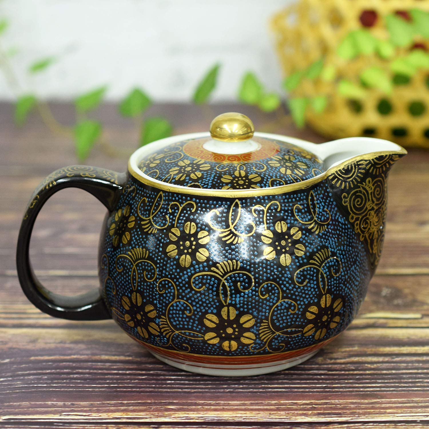 Kutani Yaki Japanese Gold Clematis Teapot with Built-in Tea Strainer - Authentic Japanese Ceramic Teapot for Green Tea, Oolong & Herbal Teas - Perfect for Tea Ceremonies, Gifts & Home Decor