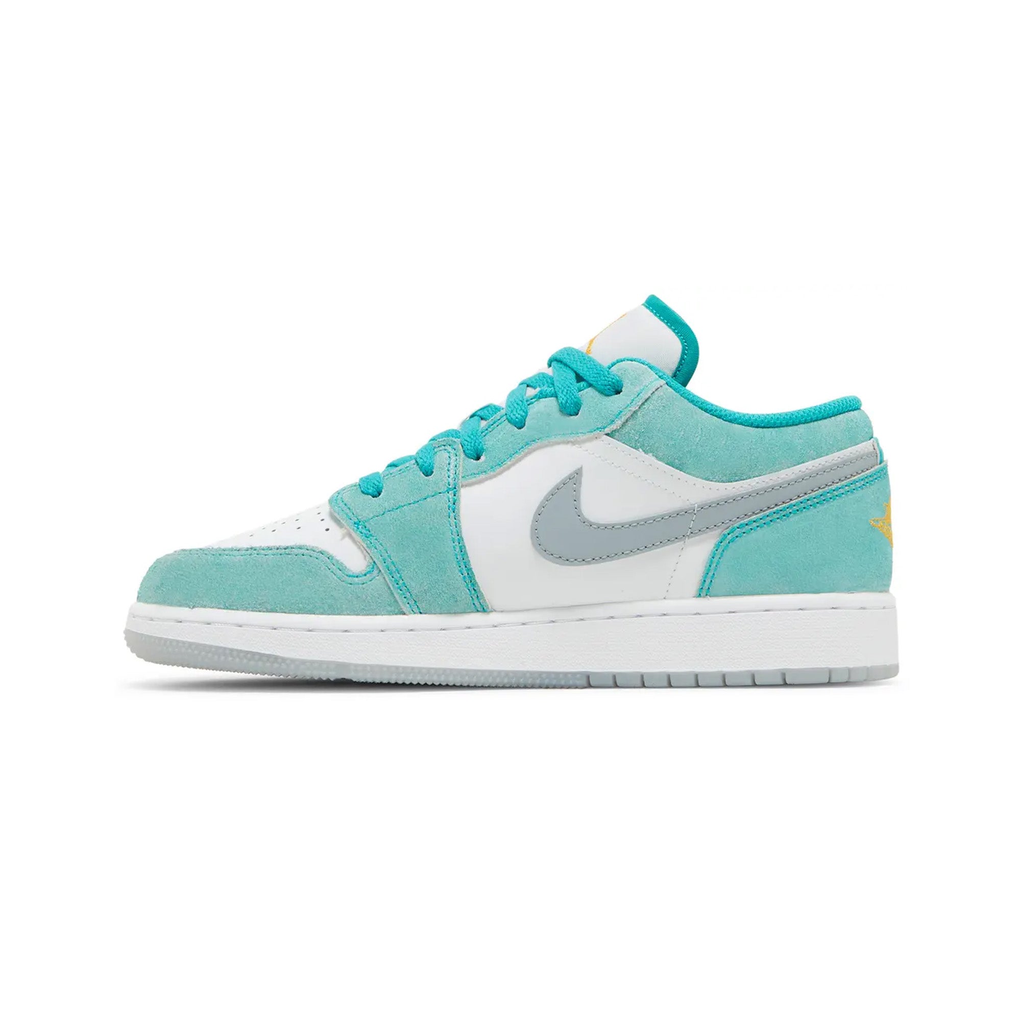 Air Jordan 1 Low 'Emerald' GS Sneakers (2022) - Women's Basketball Shoes for Casual Wear & Street Fashion