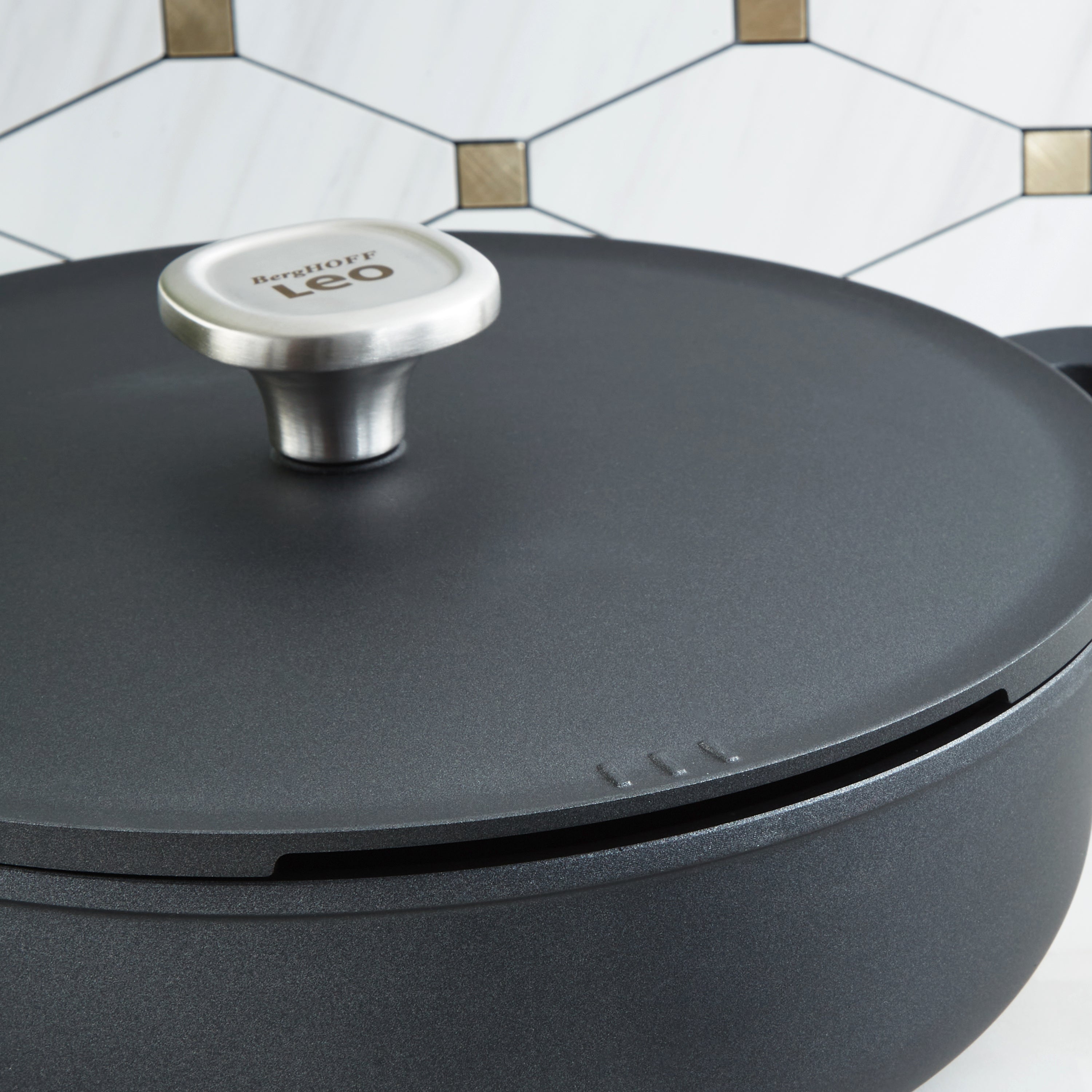 BergHOFF Leo Phantom Nonstick Ceramic 11-Inch Saute Pan 5qt - Eco-Friendly Recycled Aluminum Cookware for Sauteing, Frying & Stir-Frying | Perfect for Gas, Electric & Induction Stovetops