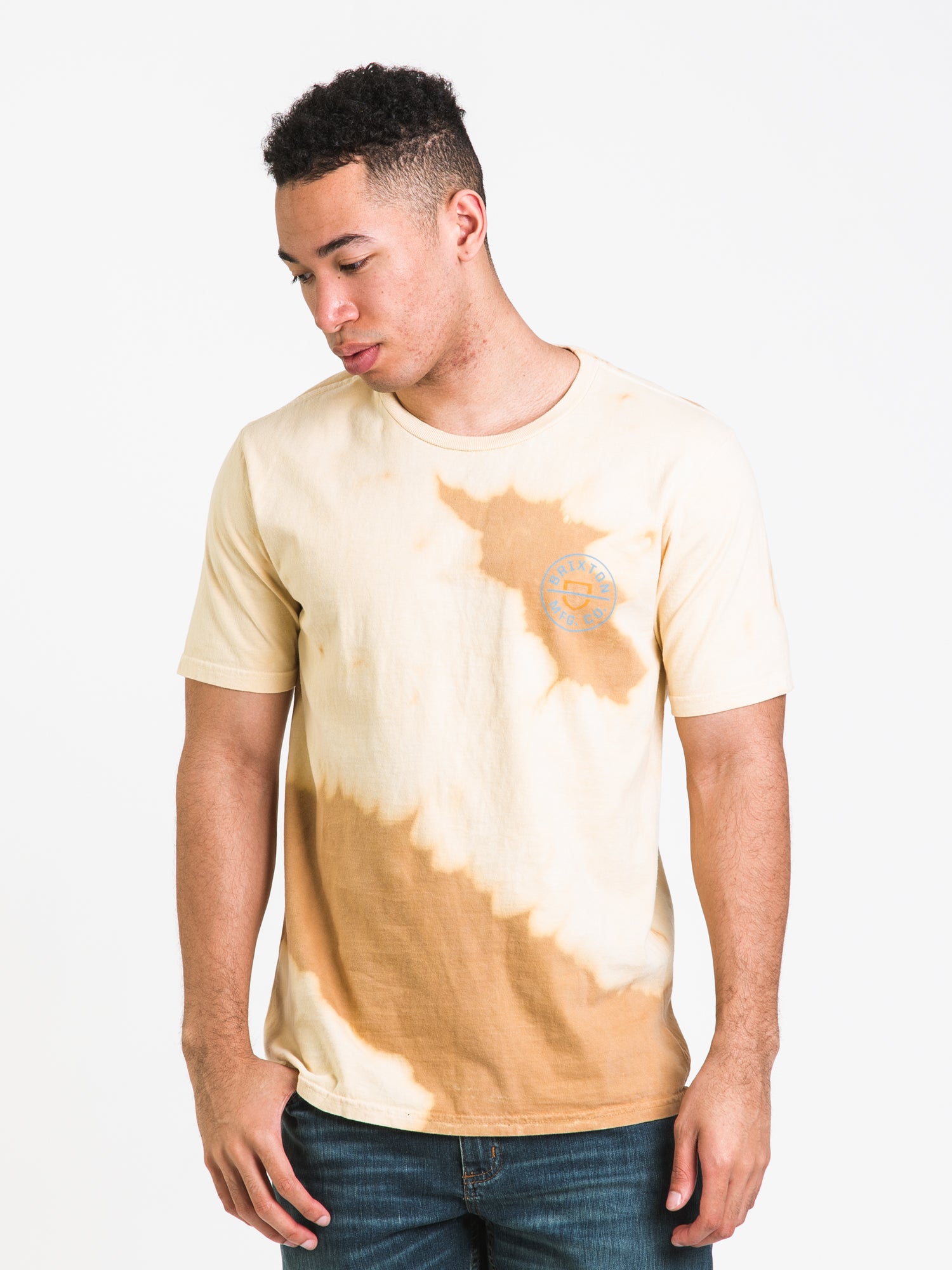 Brixton Crest II T-Shirt for Men | Mojave White Cloud Wash | Vintage Style Cotton Tee | Casual Wear & Street Fashion