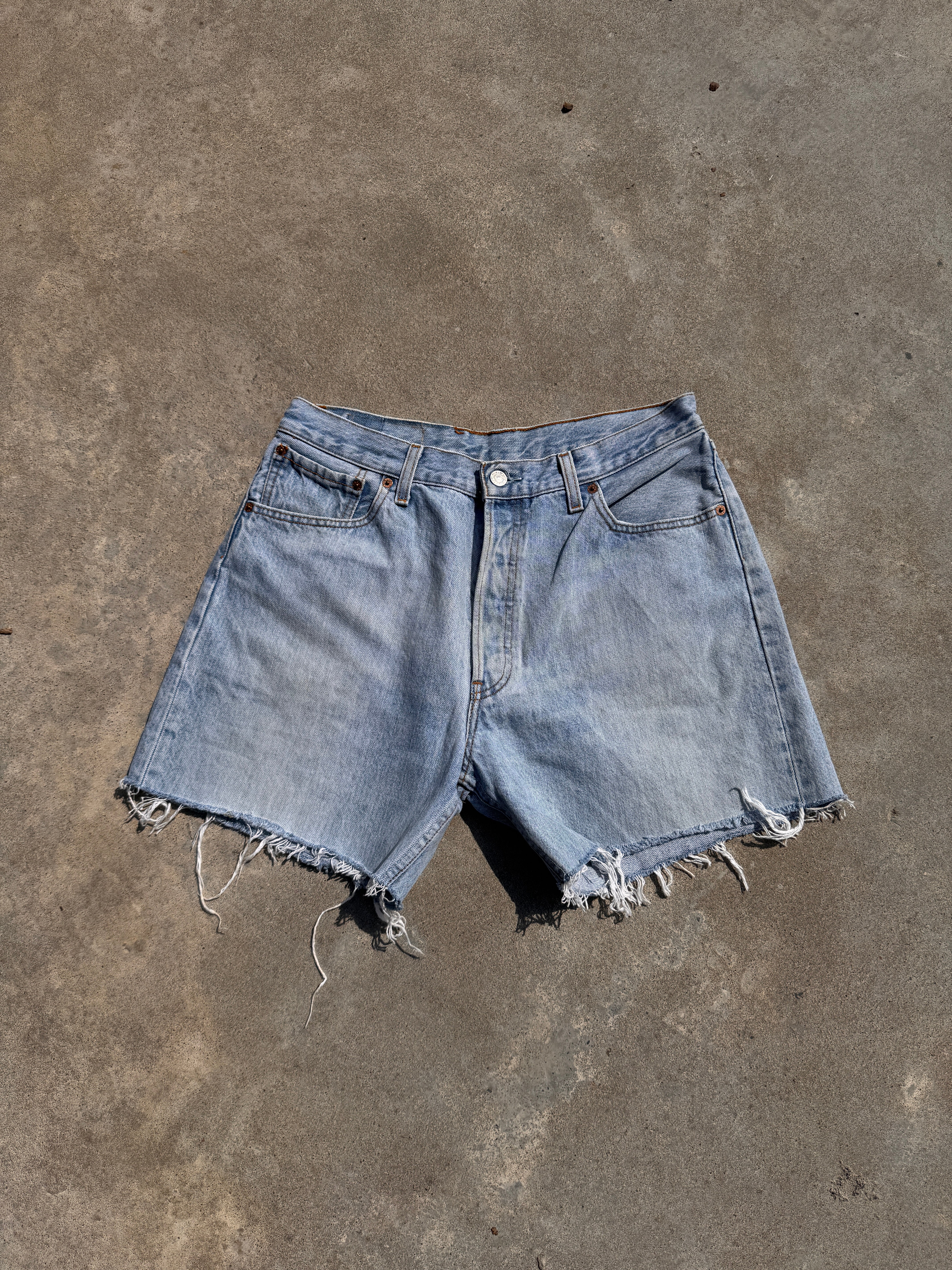 Levi's 501 Light Wash Denim Shorts for Men - Size EU40 W30 - Classic Fit, Comfortable & Stylish for Summer Outfits, Casual Wear & Beach Vacations