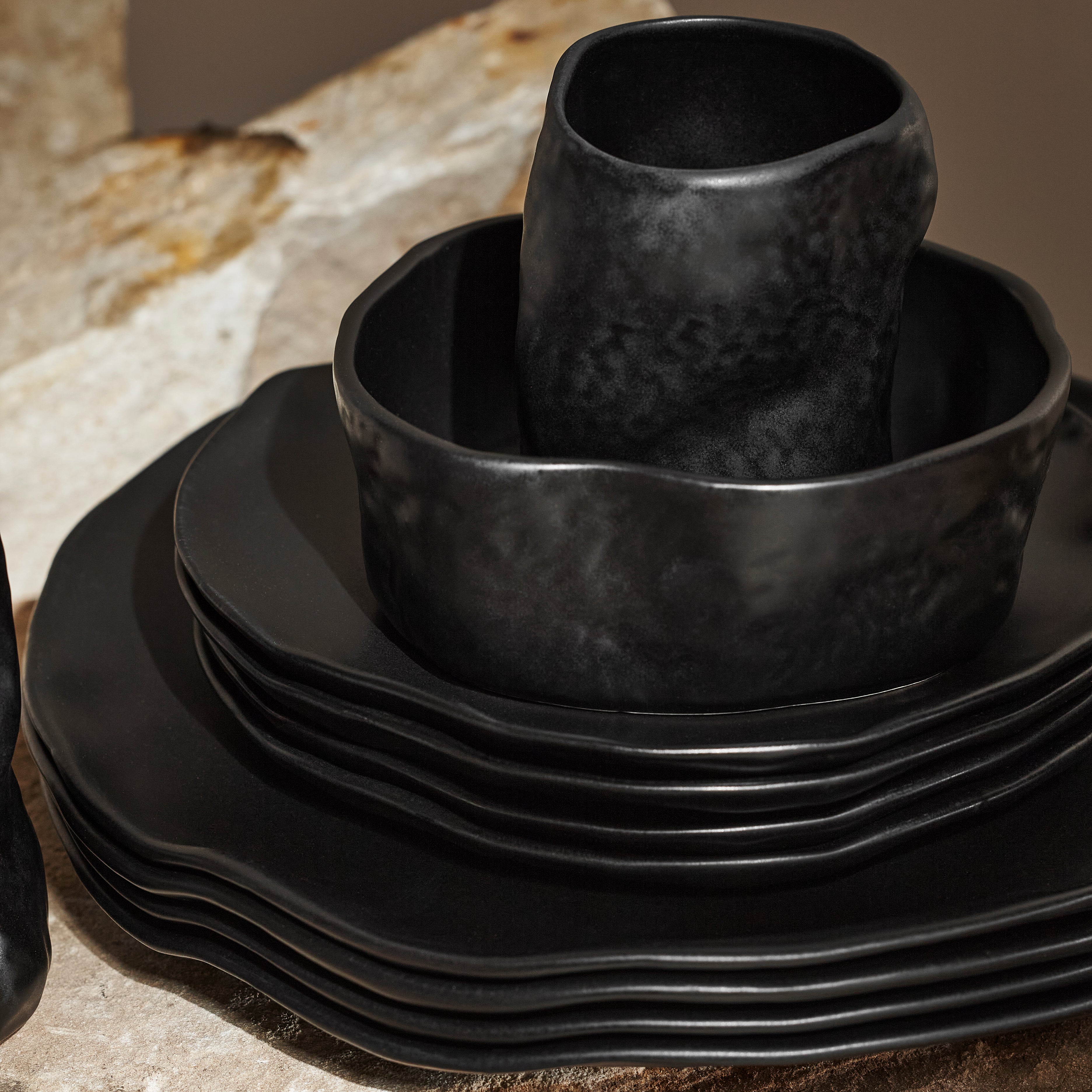 Premium Atik Stoneware Dinnerware Set - Elegant Black Porcelain Plates, Bowls & Mugs - Durable Ceramic Dinnerware for Everyday Use & Formal Dining