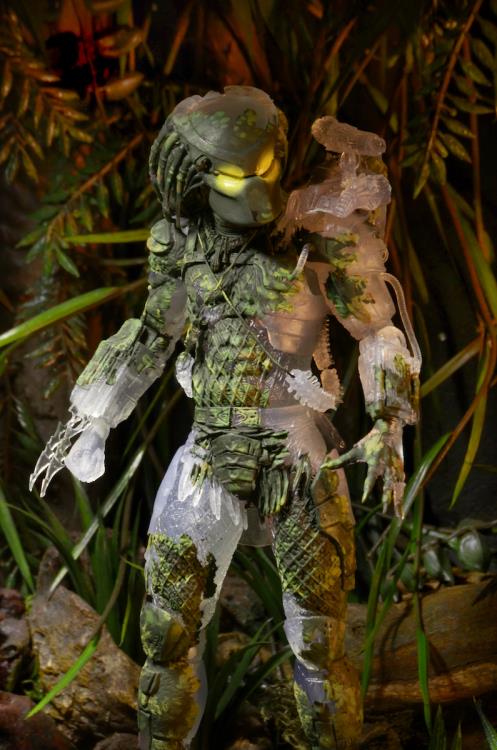 NECA Predator 30th Anniversary Jungle Demon Action Figure - Collectible Predator Toy for Fans, Movie Replica with Detailed Sculpt - Perfect for Display, Gifts, and Action Figure Collections