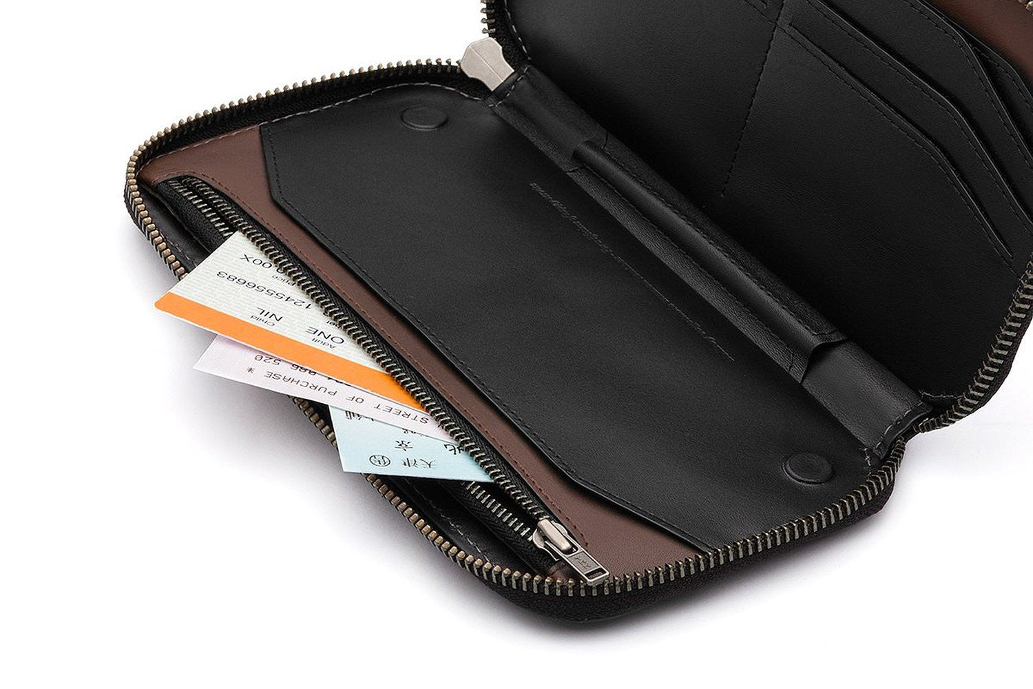 Bellroy Carry Out Wallet - Slim RFID Blocking Travel Wallet for Men & Women | Perfect for Everyday Use, Travel & Business (Black)