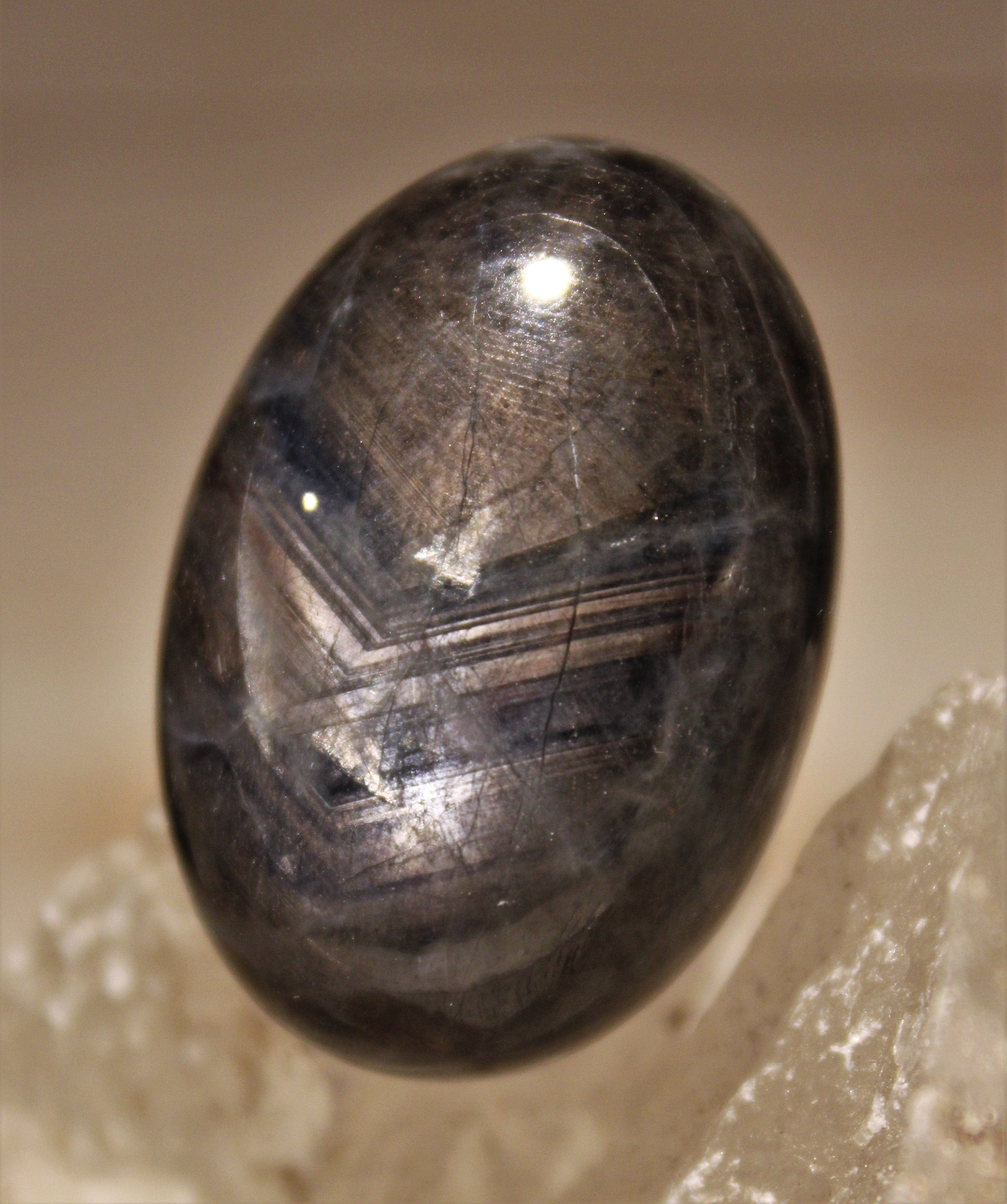 Natural Black Star Sapphire Cabochon - 5mm to 20mm Sizes for Jewelry Making - Perfect for Rings, Pendants & Bracelets