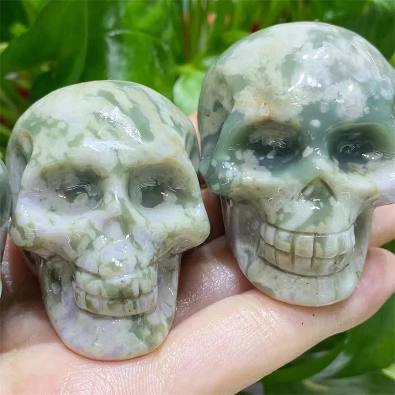 Natural Lucky Onyx Skull & Agate Skull Crystal Carving - Reiki Healing Gemstone Figurine - Handcrafted Home Decor & Spiritual Gift (2 Inch, 1PC) - Perfect for Meditation, Yoga Spaces & Gothic Decor