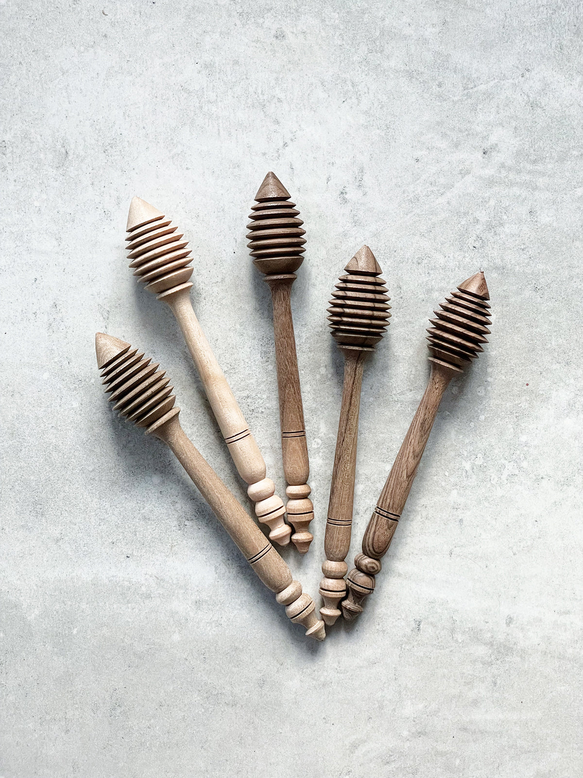 Premium Walnut Wood Honey Dipper - Natural Wooden Honey Stirrer for Tea, Coffee & Baking - Handcrafted Kitchen Utensil for Drizzling & Serving Honey