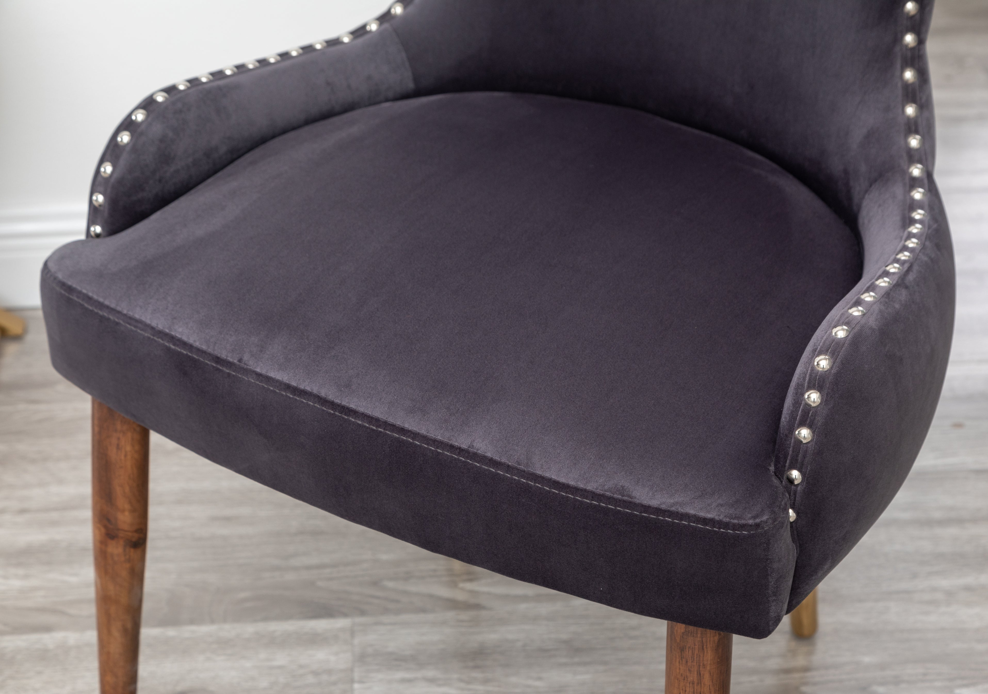 Roundhill Furniture Lindale Contemporary Velvet Upholstered Nailhead Trim Accent Chair in Gray - Modern Living Room Seating for Home Office, Lounge & Bedroom Decor
