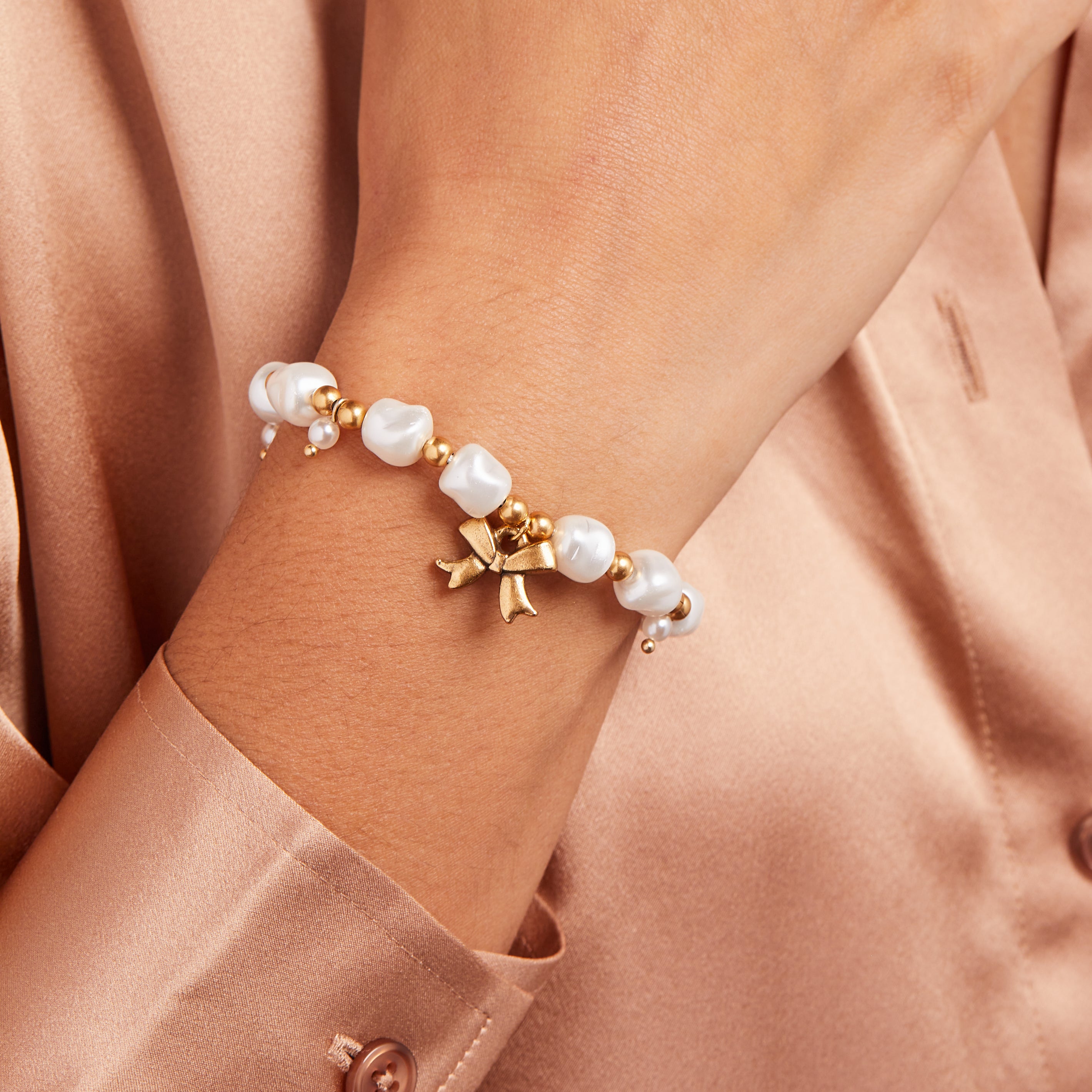Elegant Bow Pearl Stretch Bracelet for Women - Adjustable Beaded Jewelry for Parties, Weddings & Everyday Wear
