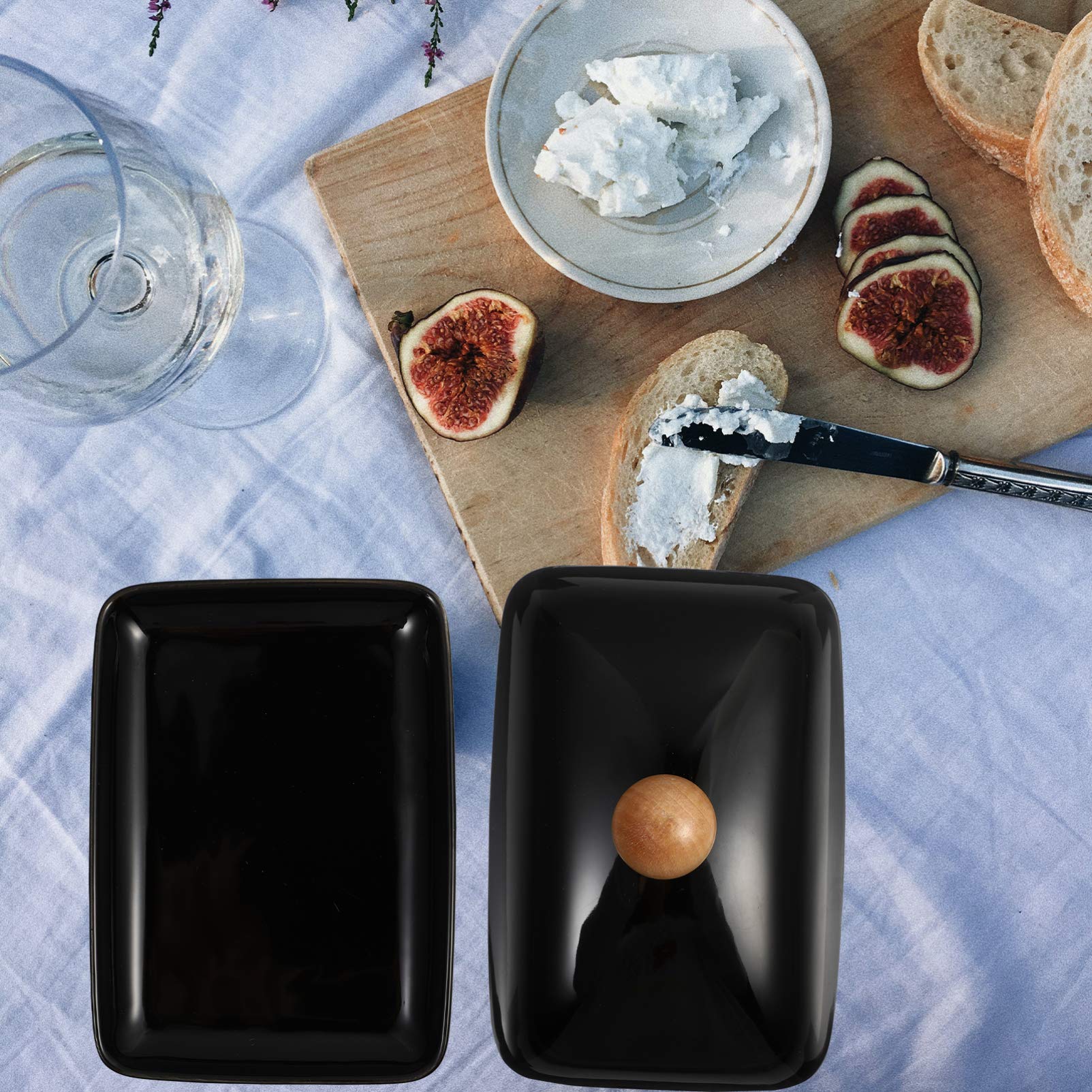 1pc Ceramic Butter Dish with Lid - Cheese Tray & Food Storage Container - Airtight Kitchen Gadget for Butter, Cheese & Snacks - Perfect for Dining Table, Kitchen Counter & Party Serving