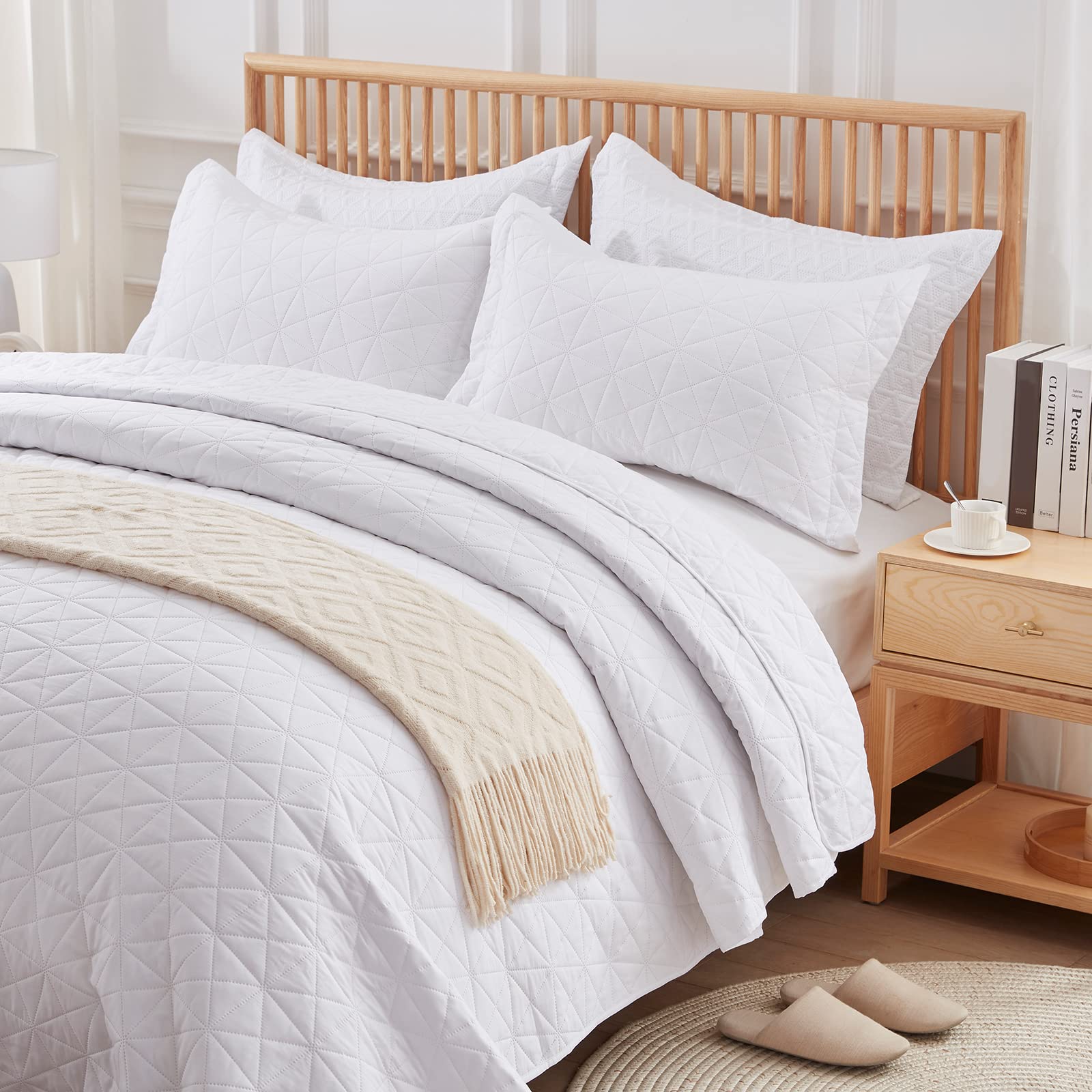 SunStyle Home King Size Quilt Set - 3 Piece Lightweight Summer Bedding with Down-Alternative Fill | Soft White Coverlet & 2 Pillow Shams | All-Season Comfort for Bedroom, Guest Room & Vacation Homes