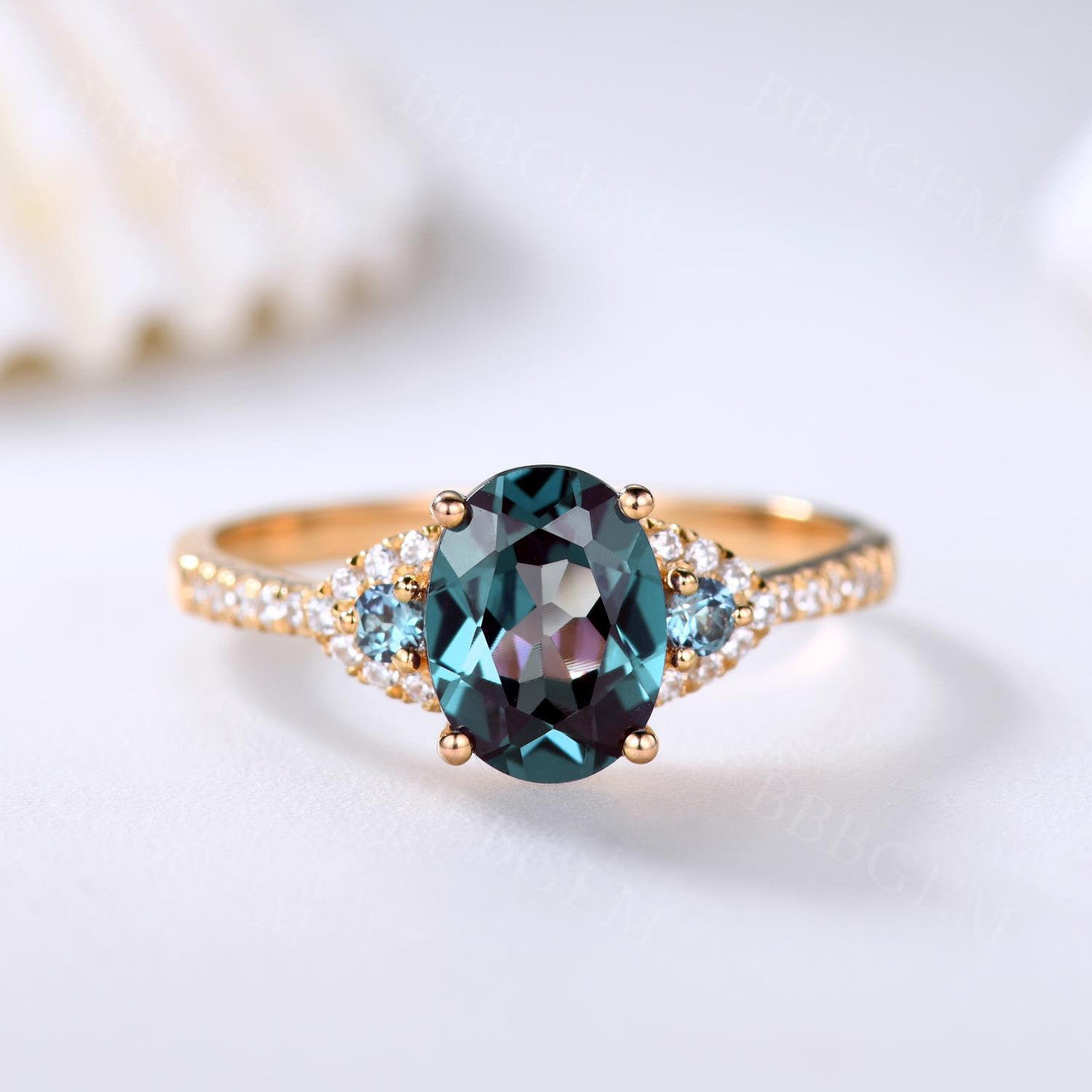 6x8mm Oval Cut Alexandrite Diamond Engagement Ring in Yellow Gold | Color Changing Gemstone for Proposals, Anniversaries & Special Occasions