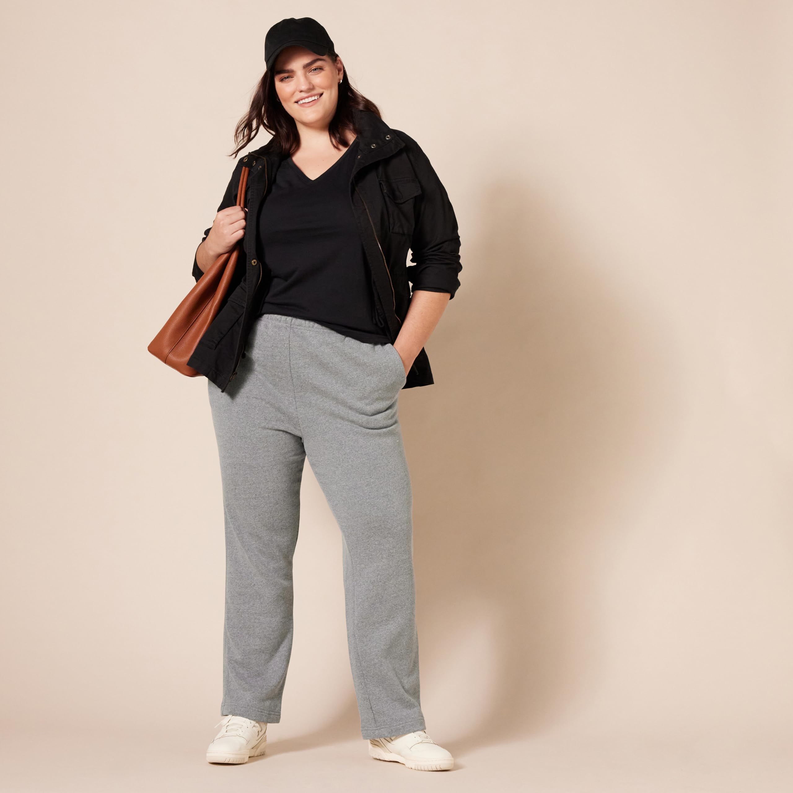 Amazon Essentials Women's Fleece Straight Leg Sweatpants - Comfortable Lounge Pants for Casual Wear, Yoga & Home Relaxation (Plus Size Available)