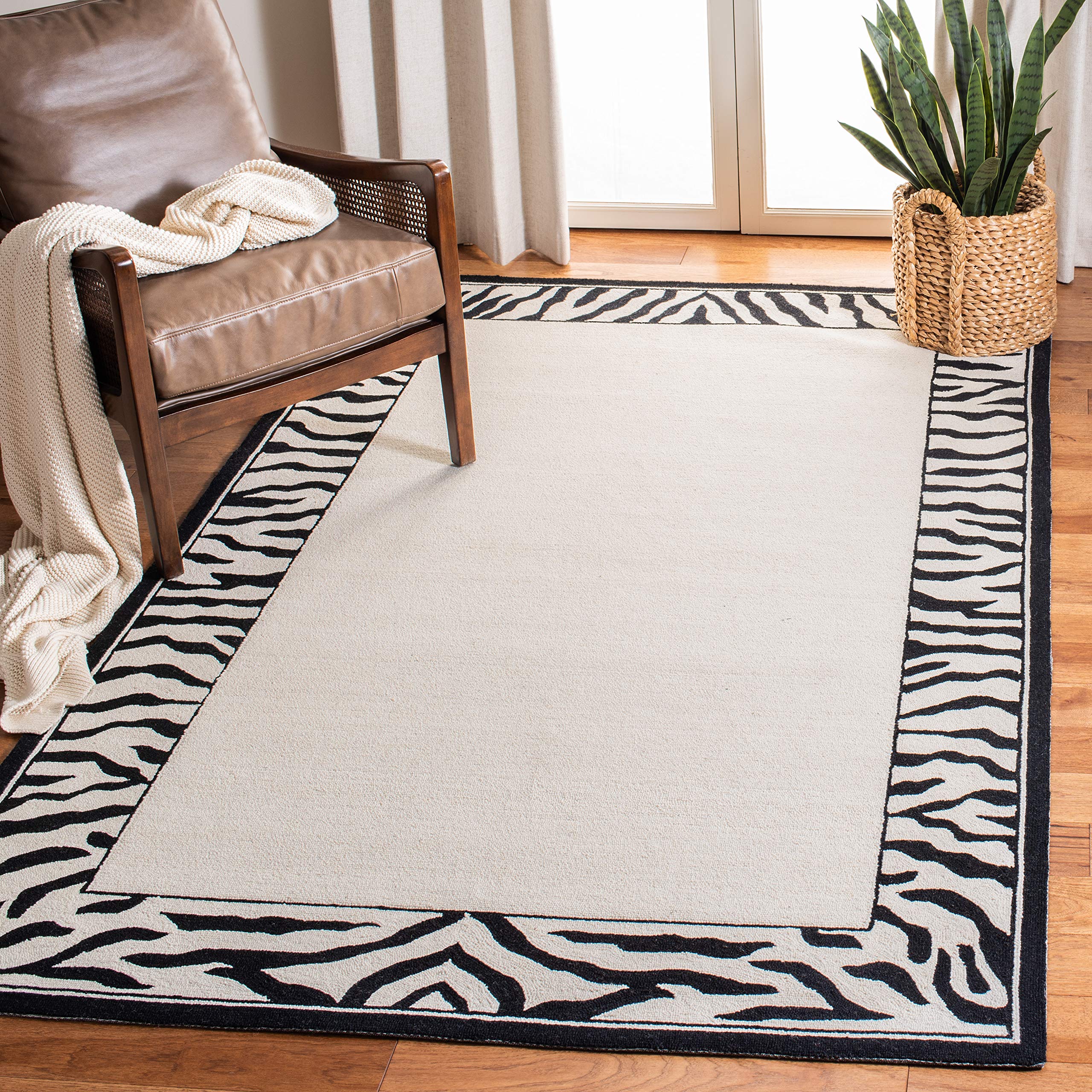SAFAVIEH Chelsea Collection Hand-Hooked Wool Accent Rug - 3'9