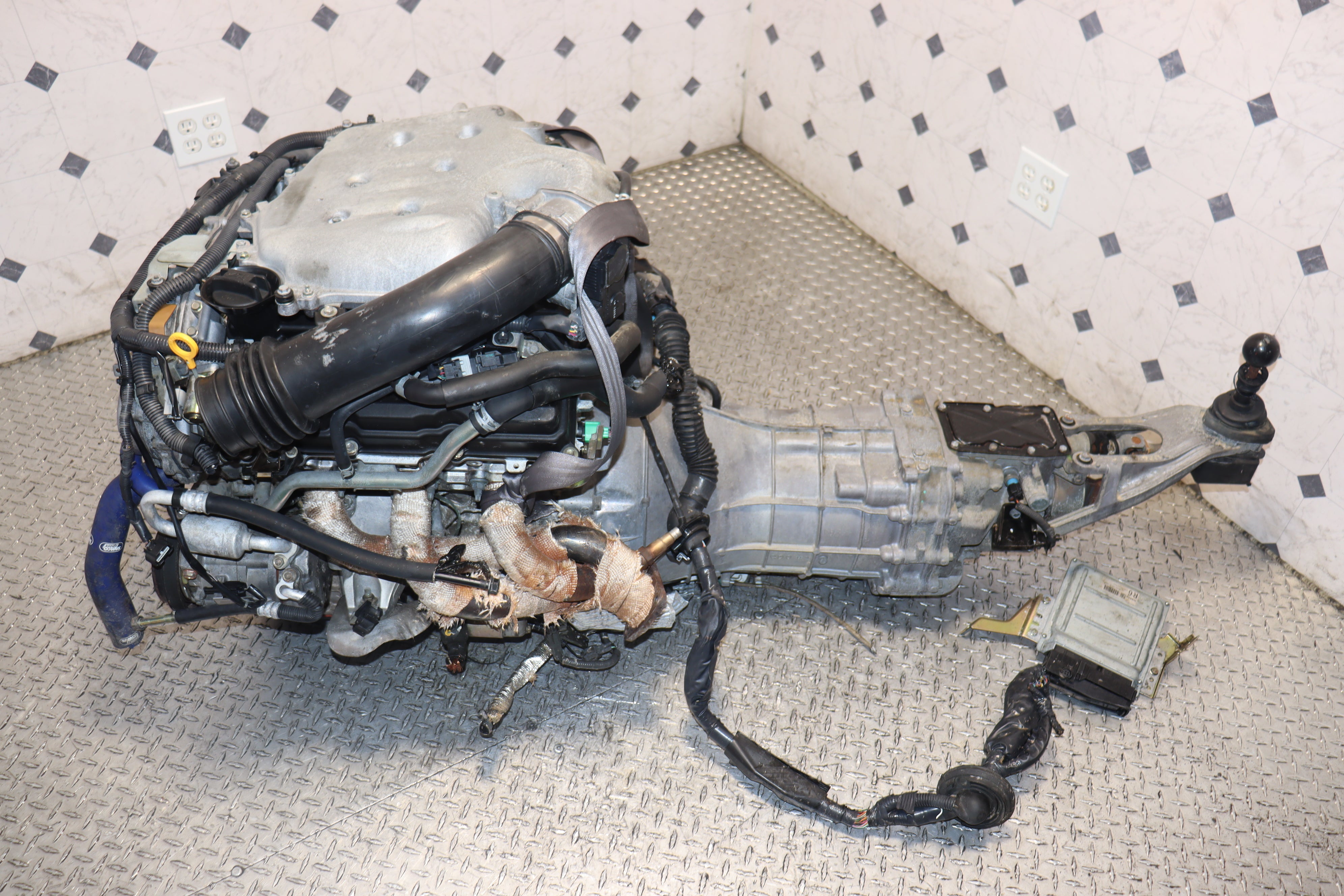JDM Nissan 350Z G35 RevUp Engine & 6-Speed CD09 Transmission - High Performance Upgrade for Racing & Drifting | Perfect for Track Days & Car Enthusiasts